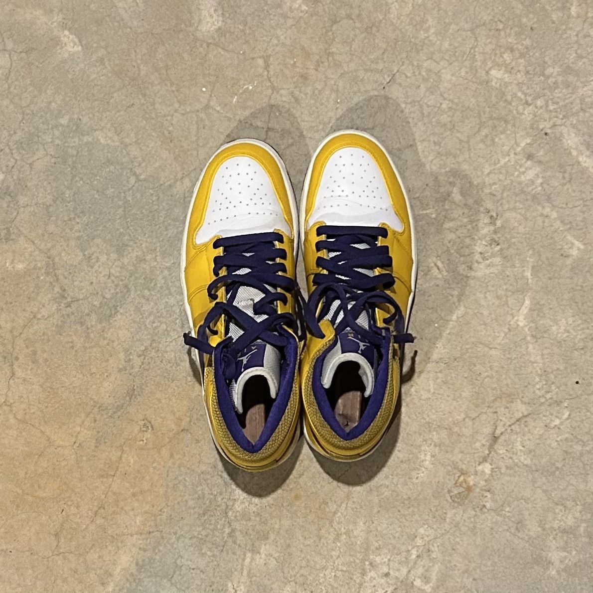 Jordan Brand Air Jordan 1 Mid Lakers 2013 US 10.5 Size US 10.5 / EU 43-44 - 11 Thumbnail