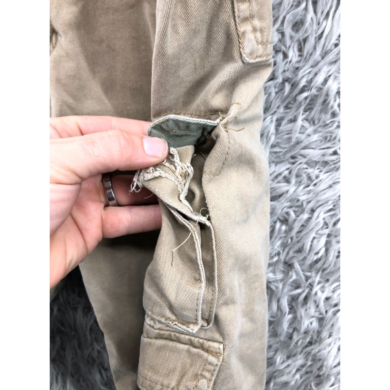 MILLY VINTAGE Old Mill Cargo Shorts Mens Size 32 Mid Rise Medium Wash Beige Flaw? Size US 32 / EU 48 - 5 Thumbnail
