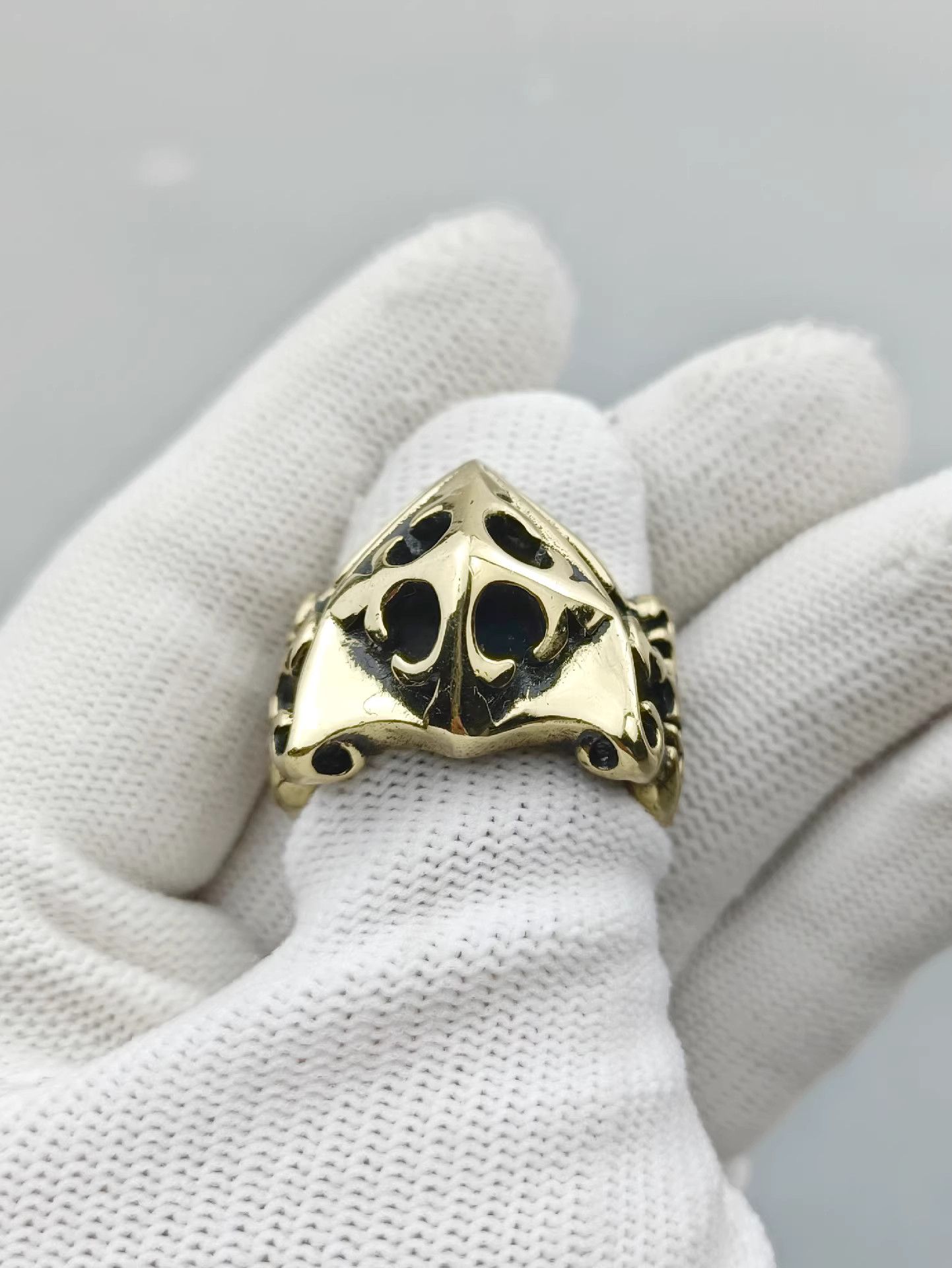 Vintage Chrome Shield Cross Gold Ring Vintage Rings🔥🔥🔥 Size ONE SIZE - 5 Thumbnail