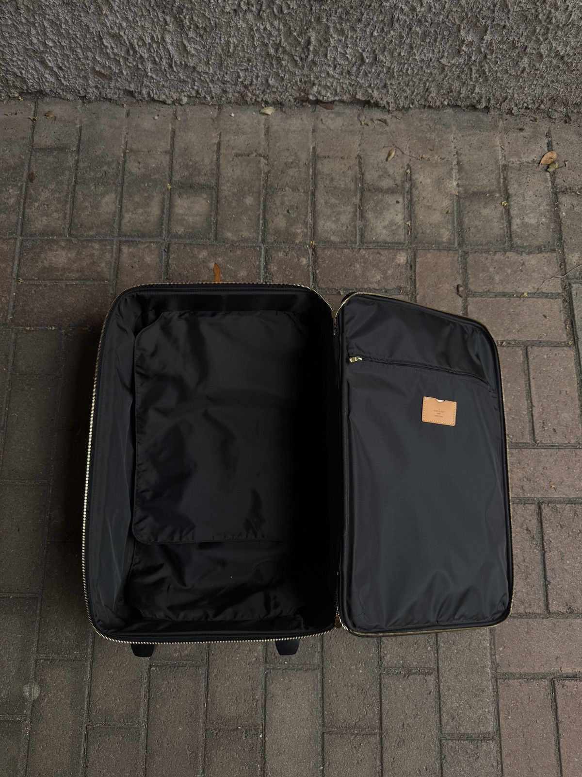Louis Vuitton × Takashi Murakami LV x Takashi Murakami Pegase 60 Monogramouflage suitcase Size ONE SIZE - 22 Thumbnail