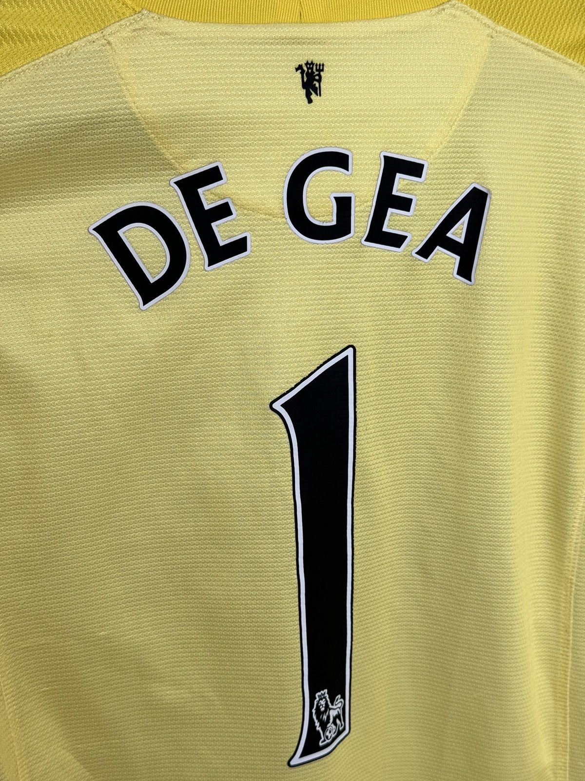 Nike Manchester United 13/14 Goalkeeper De Gea Football Jersey Size US S / EU 44-46 / 1 - 3 Thumbnail