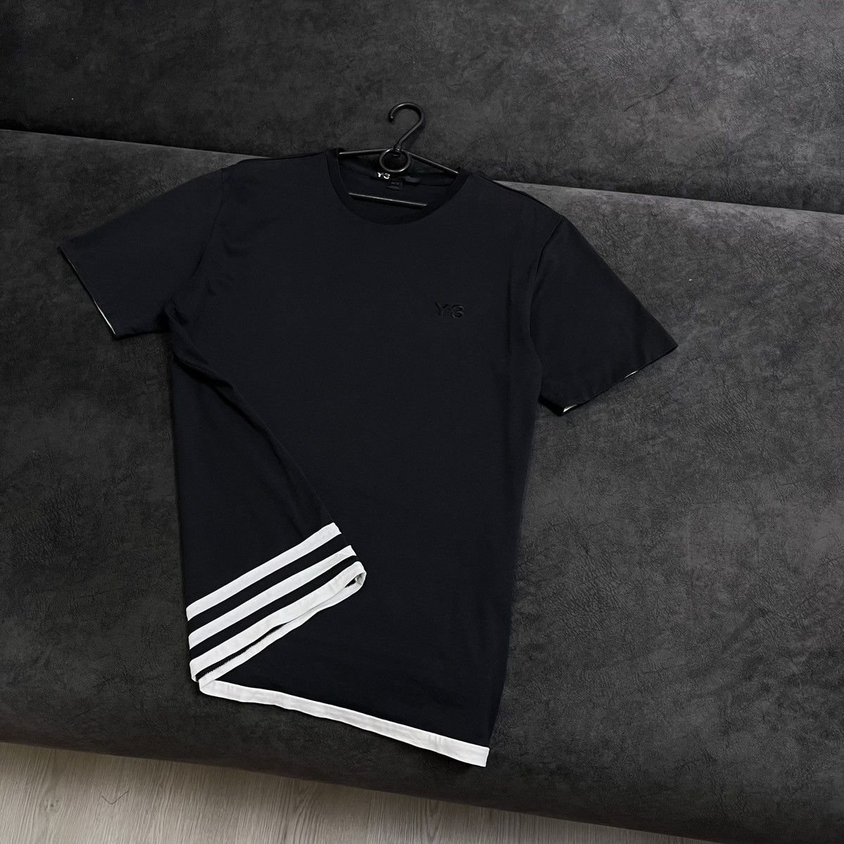 Adidas × Y-3 × Yohji Yamamoto Adidas Y-3 Yohji Yamamoto Back Stripes T-shirt Size US L / EU 52-54 / 3 - 2 Thumbnail