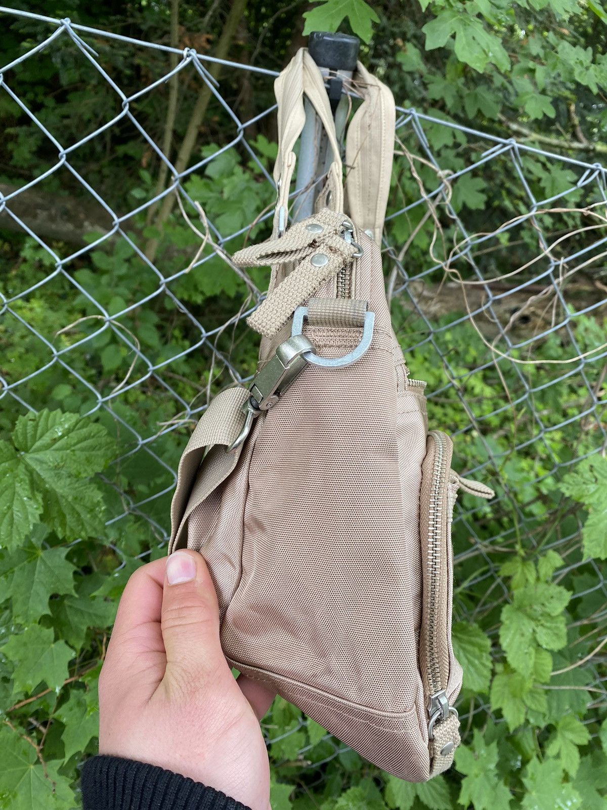 Japanese Brand George Gina & Lucy GGL Multipocket Crossbody Bag Size ONE SIZE - 4 Thumbnail