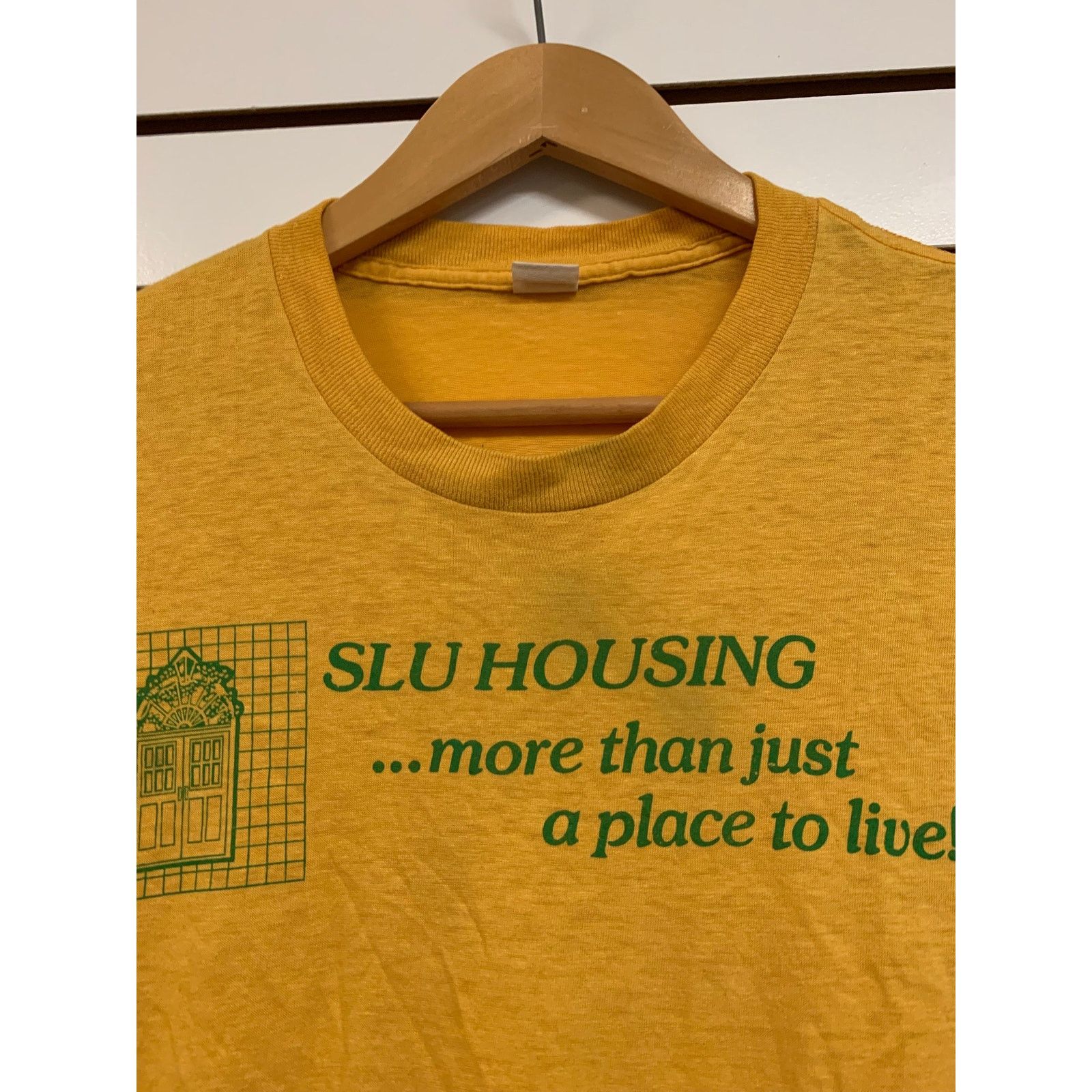 Other Vintage SLU housing saint Louis university T Shirt Sz XL 80s Size US XL / EU 56 / 4 - 2 Thumbnail