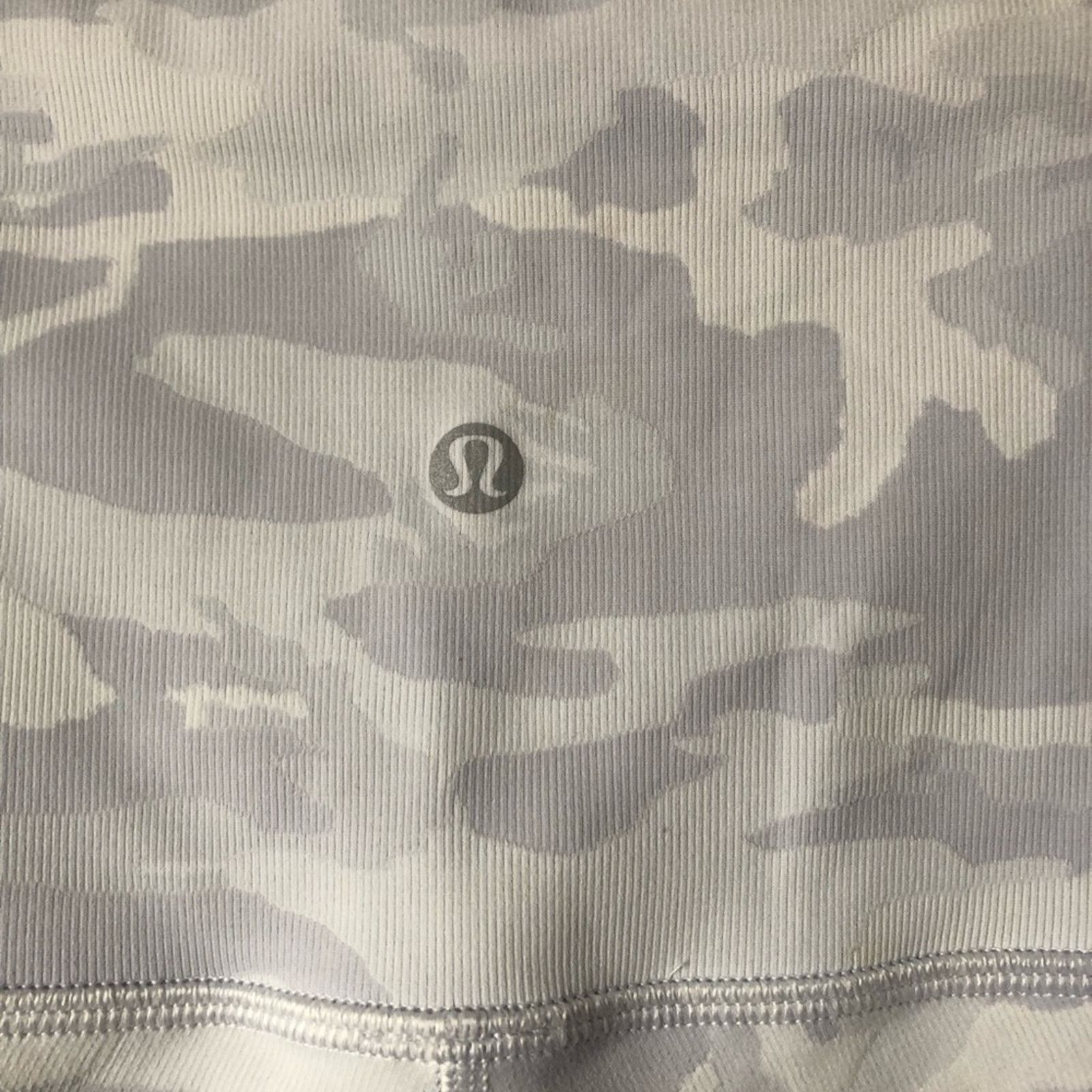 Lululemon Lululemon leggings white and grey camouflage. Size 27" / US 4 / IT 40 - 4 Thumbnail