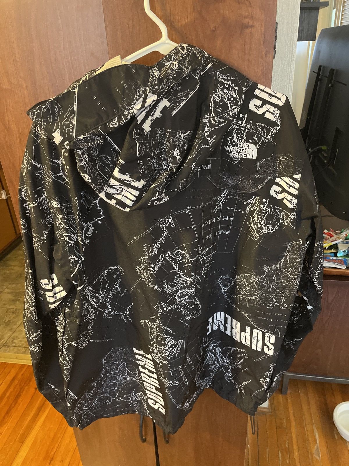 Supreme × The North Face Supreme x The North Face - Venture Coat Size US L / EU 52-54 / 3 - 2 Thumbnail