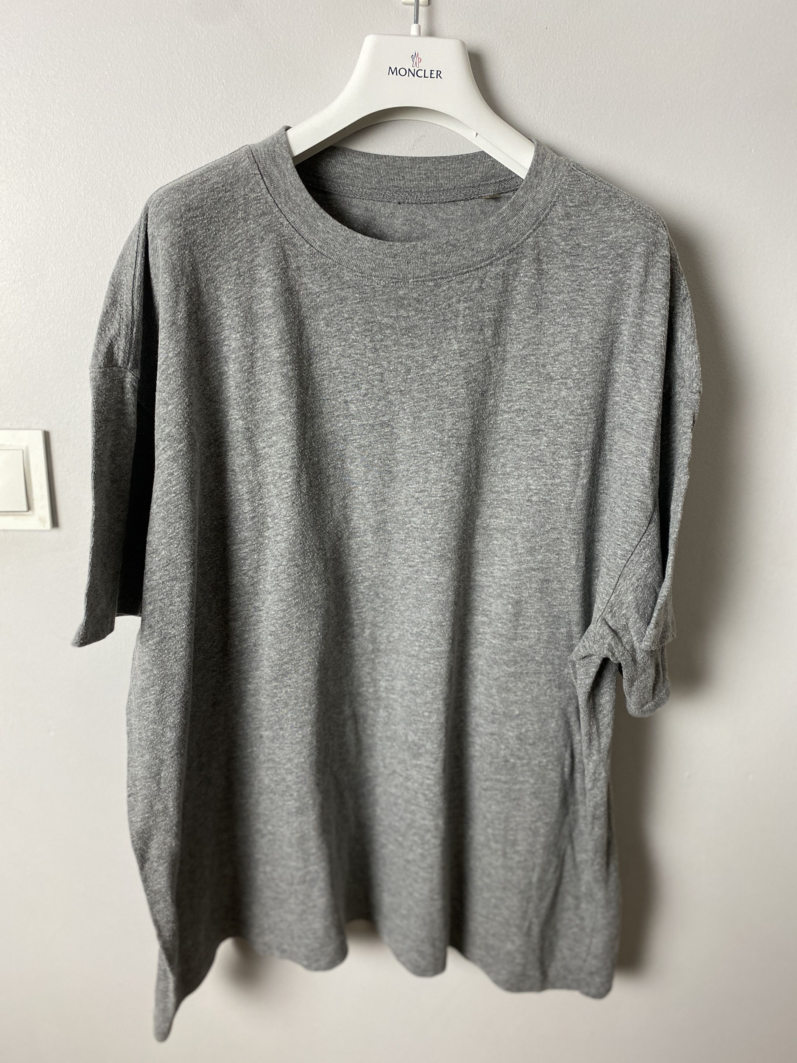 Essentials Essentials Fear of God t-shirt tee basic small logo Size US L / EU 52-54 / 3 - 2 Thumbnail