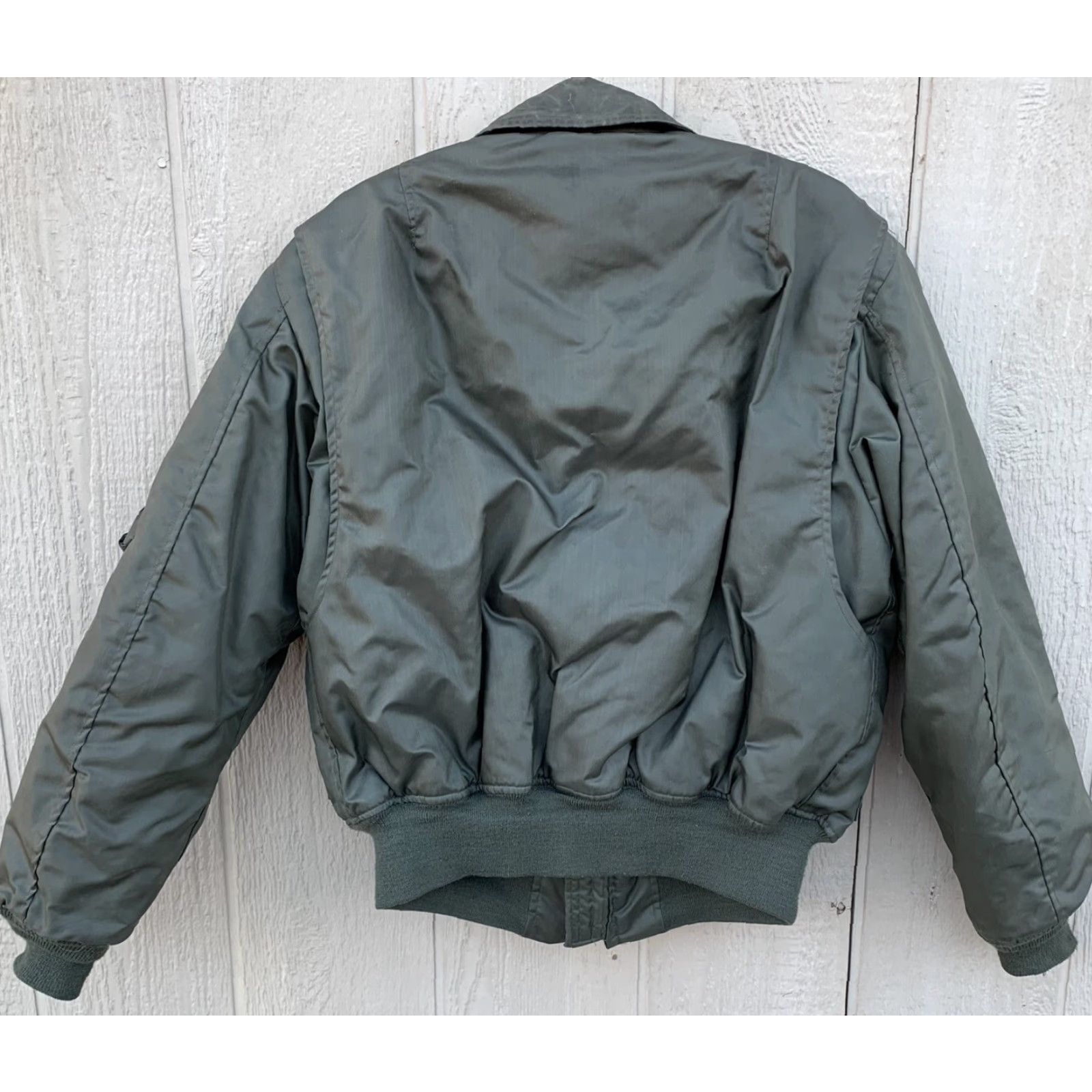 Vintage VINTAGE MIL-J-83388A DTG 05 SEPT 1973 LARGE 42-44 Greenbrier Industries, Inc. JACKET, FLYERS, COLD WEATHER GREEN 1970s Mens L Size US L / EU 52-54 / 3 - 2 Thumbnail