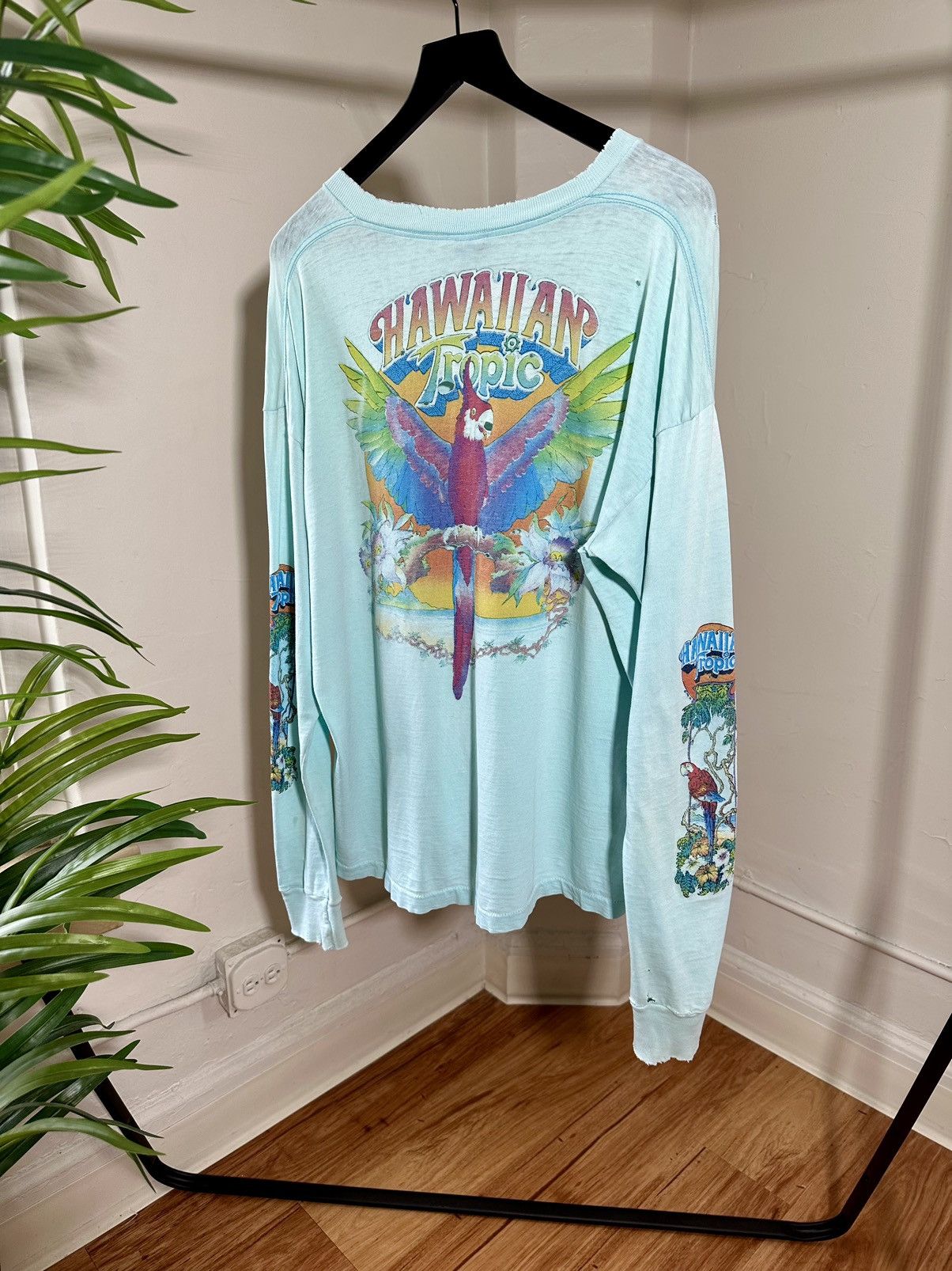 Vintage (XL) 80’s THRASHED TROPICAL VINTAGE Blue Long-sleeve Tee Size US XL / EU 56 / 4 - 1 Thumbnail