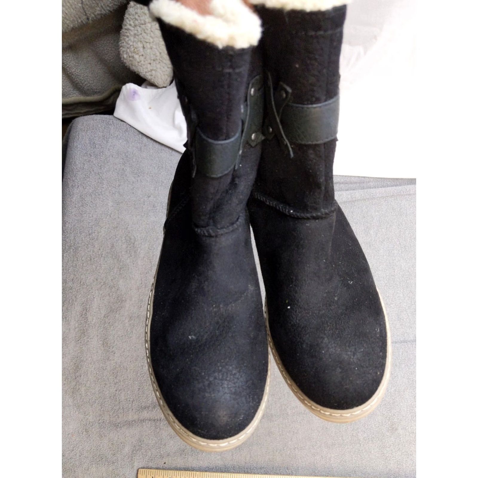 Vintage White Mountain Womens Boots Ankle 6 Black Faux Fur Zipper Buckle Shearling Style Winter Casual/M 6 Womens Boots Black Size US 6 / IT 36 - 3 Thumbnail