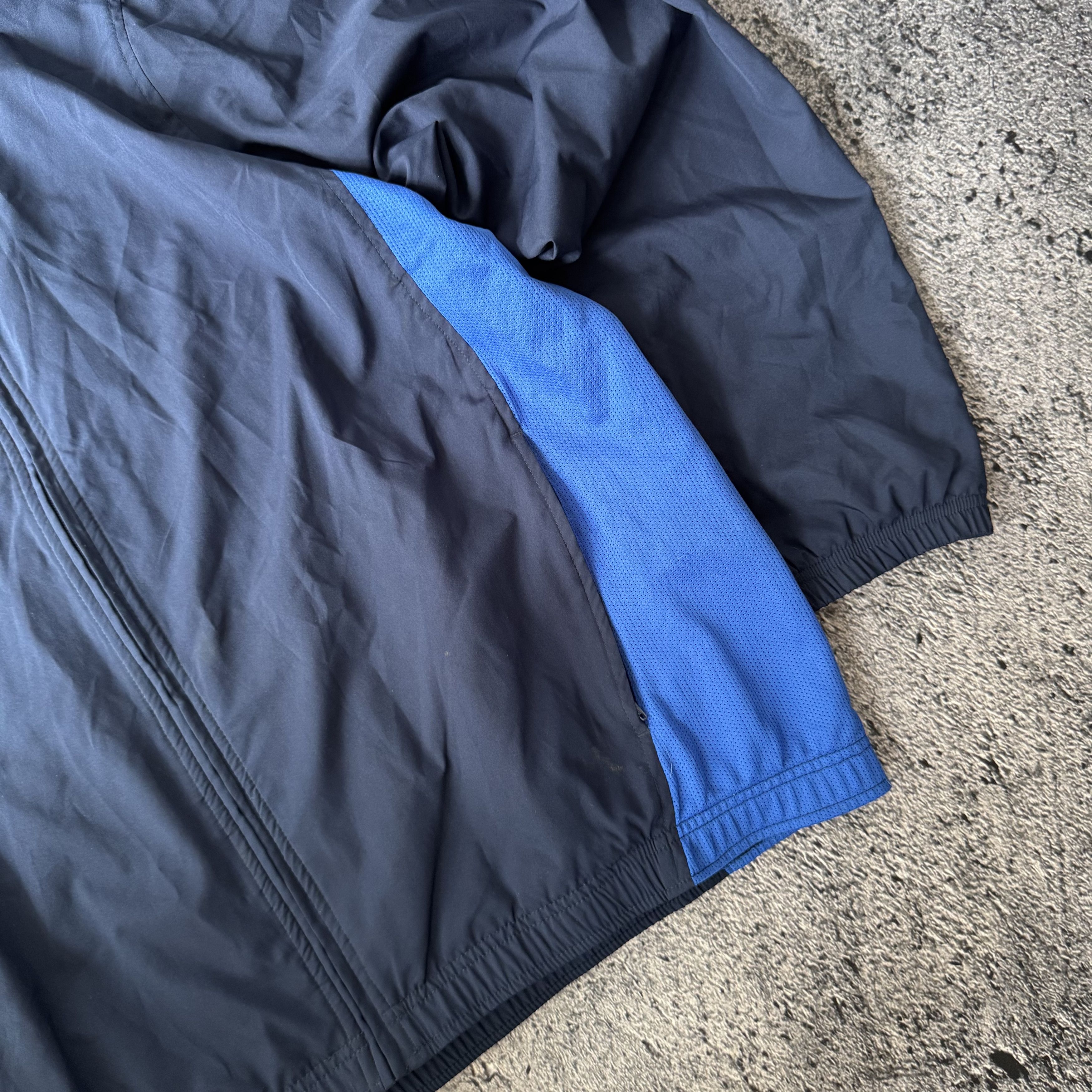 Nike Nike Vintage Nylon Track Boxy Oversize Jacket Windbreaker Size US XL / EU 56 / 4 - 5 Thumbnail