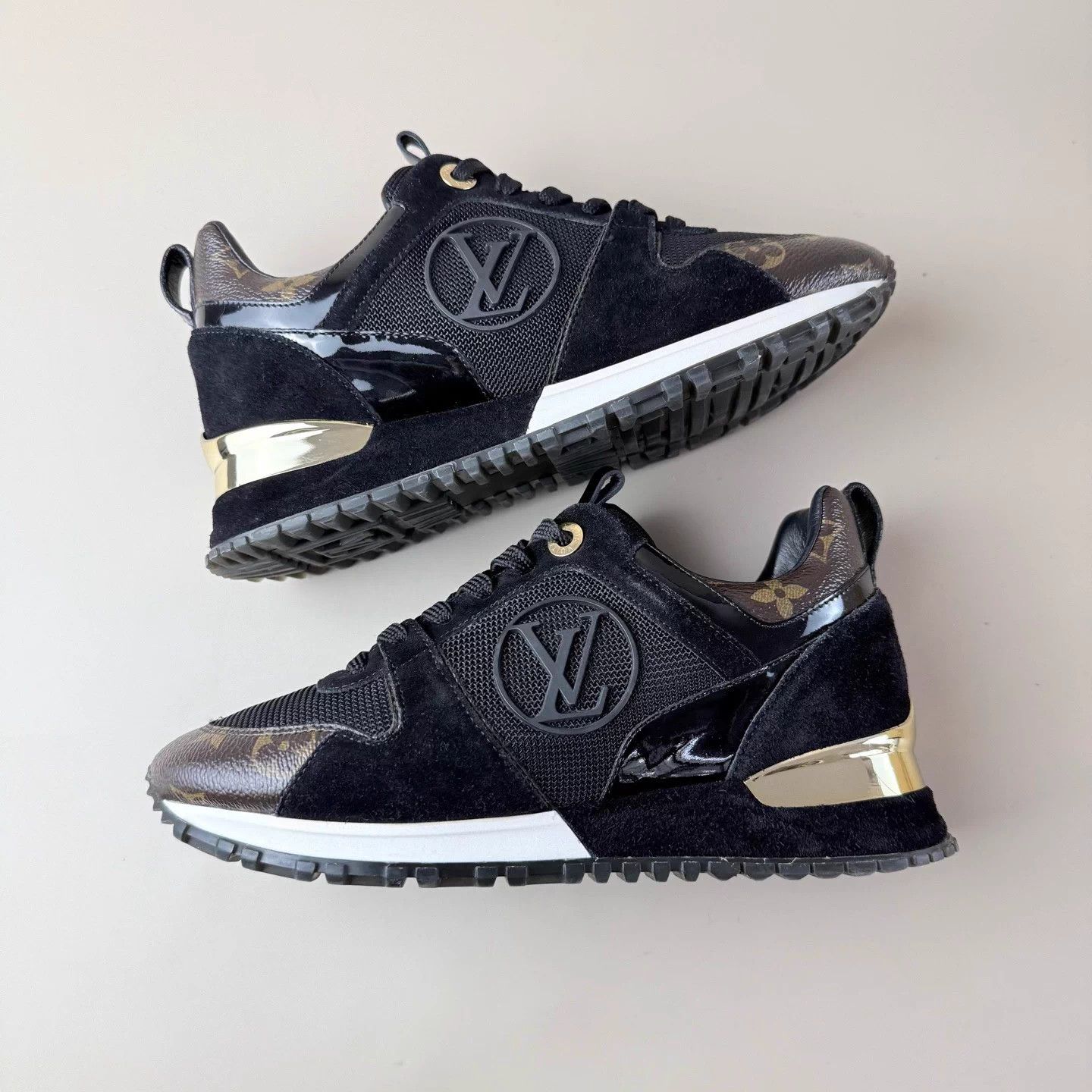Louis Vuitton LV Run Away Black & Gold Logo Sneakers EU35 Size US 4 / IT 34 - 5 Thumbnail