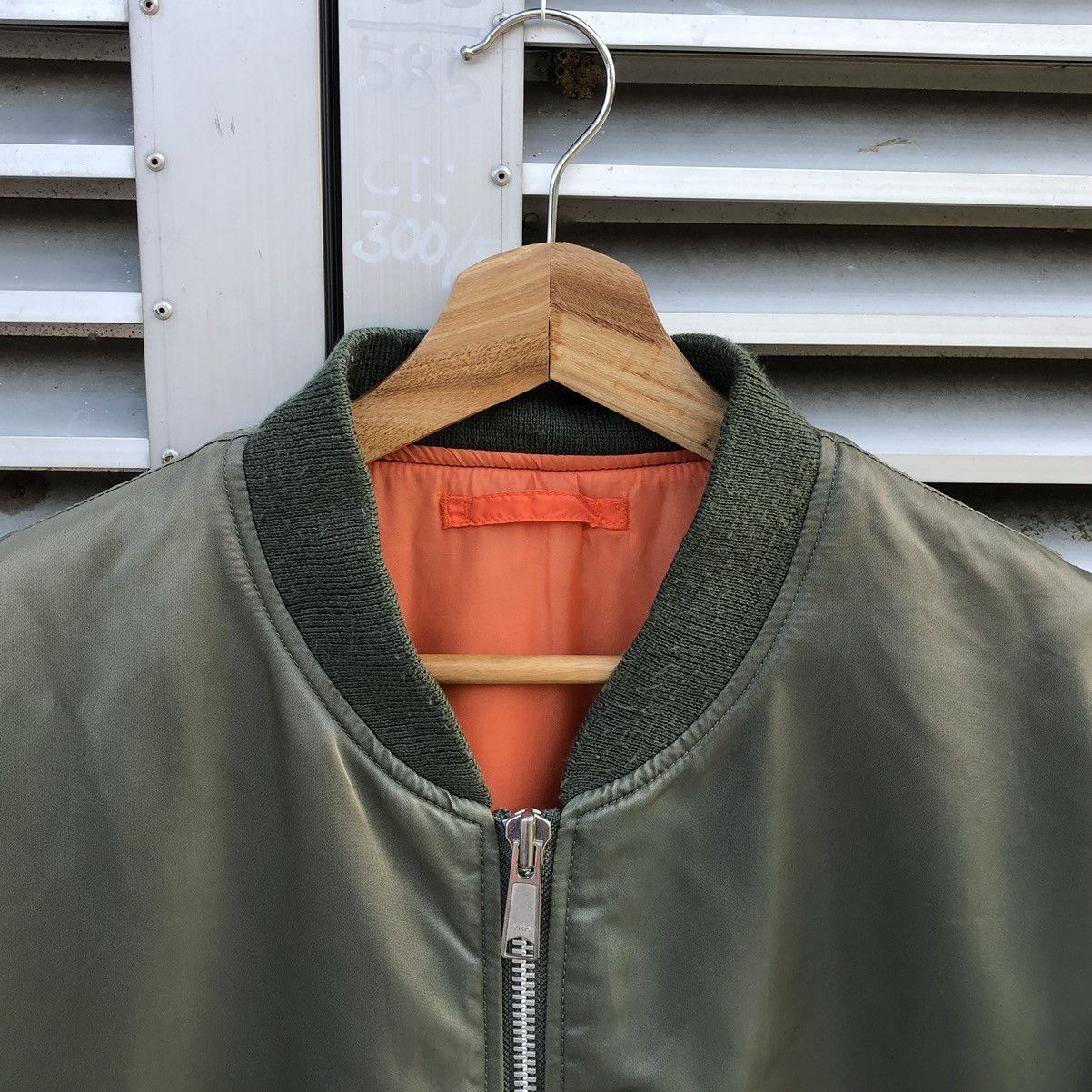 Vintage Vintage 90s Uniqlo Sun Faded Ma-1 Bomber Jacket Size US XL / EU 56 / 4 - 18 Thumbnail