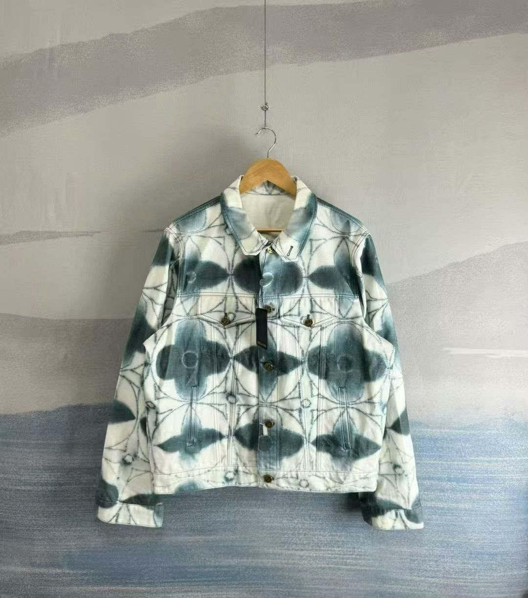 Louis Vuitton louis vuitton blue and white denim jacket Size US XXL / EU 58 / 5 - 1 Thumbnail