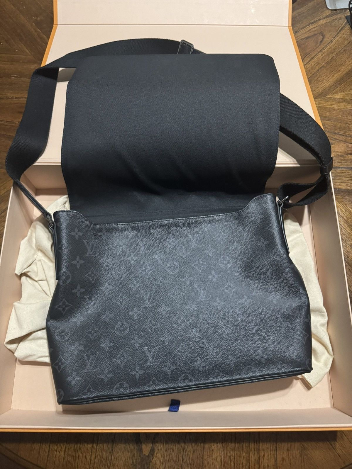 Louis Vuitton Louis Vuitton bag Size ONE SIZE - 4 Thumbnail