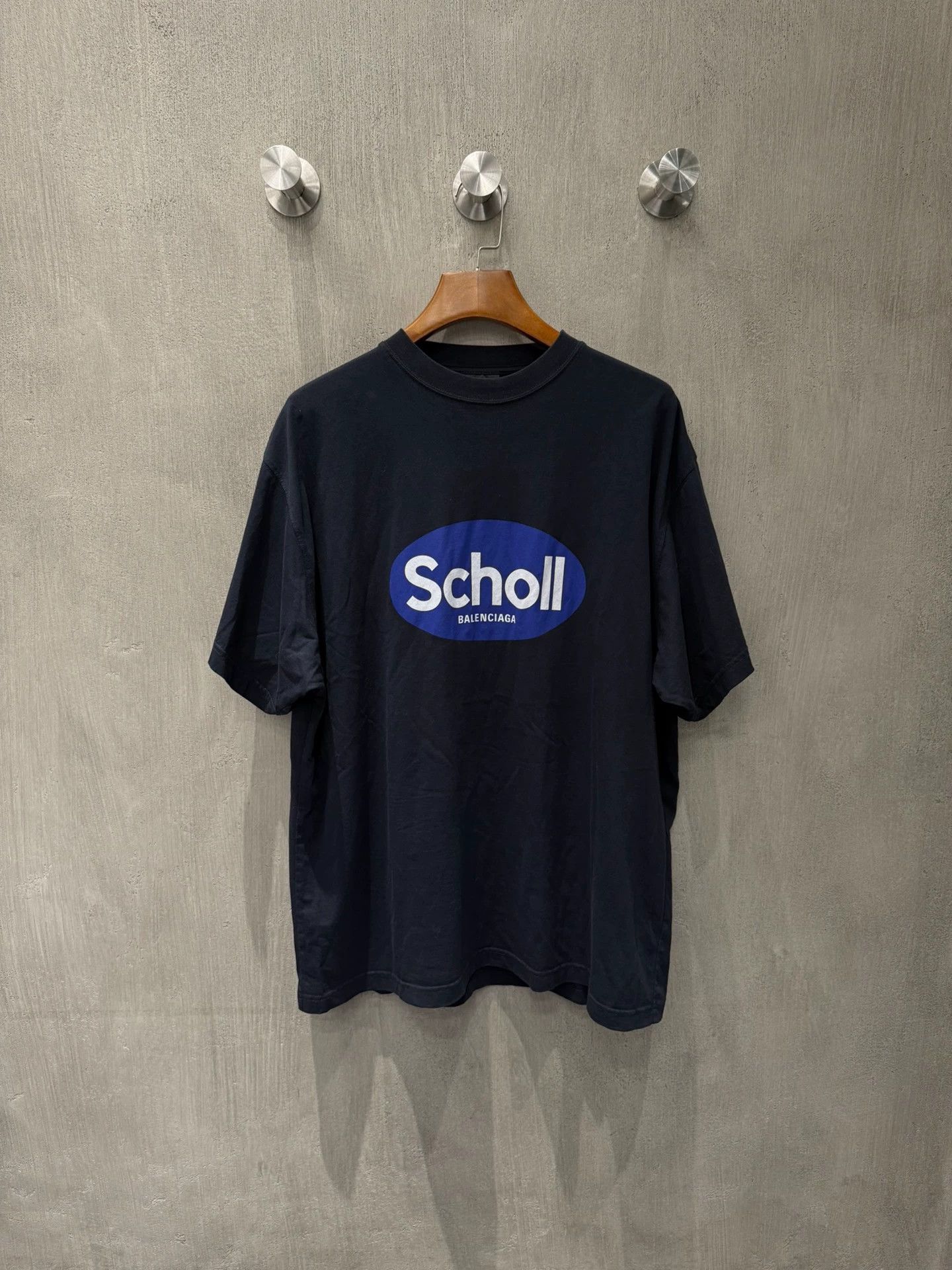 Balenciaga Balenciaga 25FW Scholl Logo Tee - dmc Size US XXL / EU 58 / 5 - 1 Thumbnail