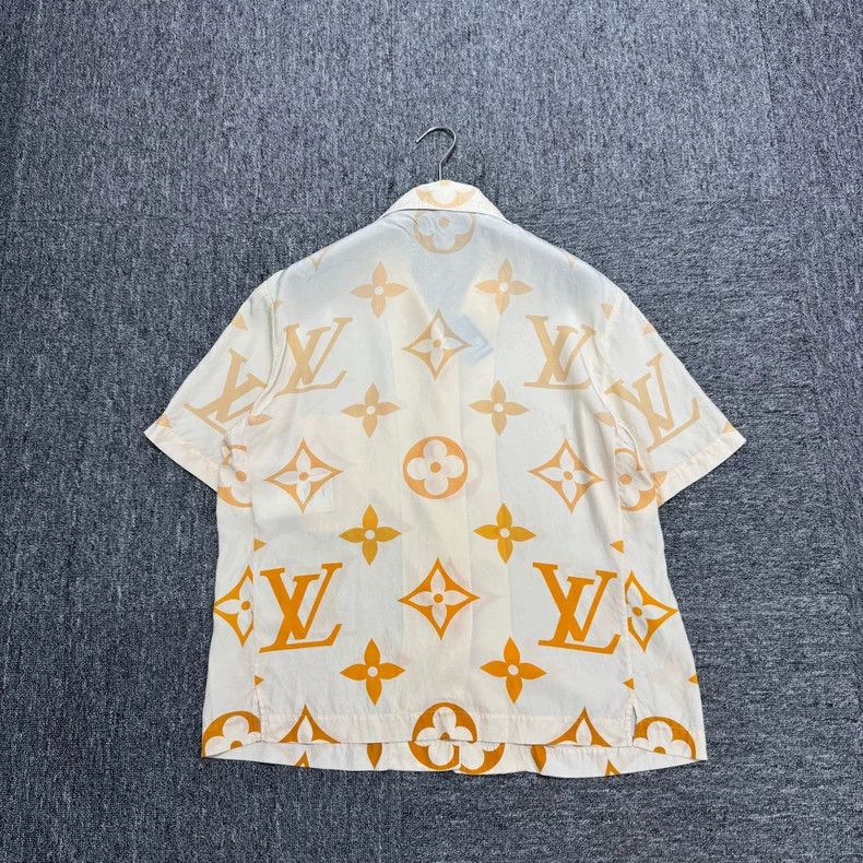 Louis Vuitton Louis Vuitton size 34 Gradient full print presbyopic shirt Size US M / EU 48-50 / 2 - 4 Thumbnail