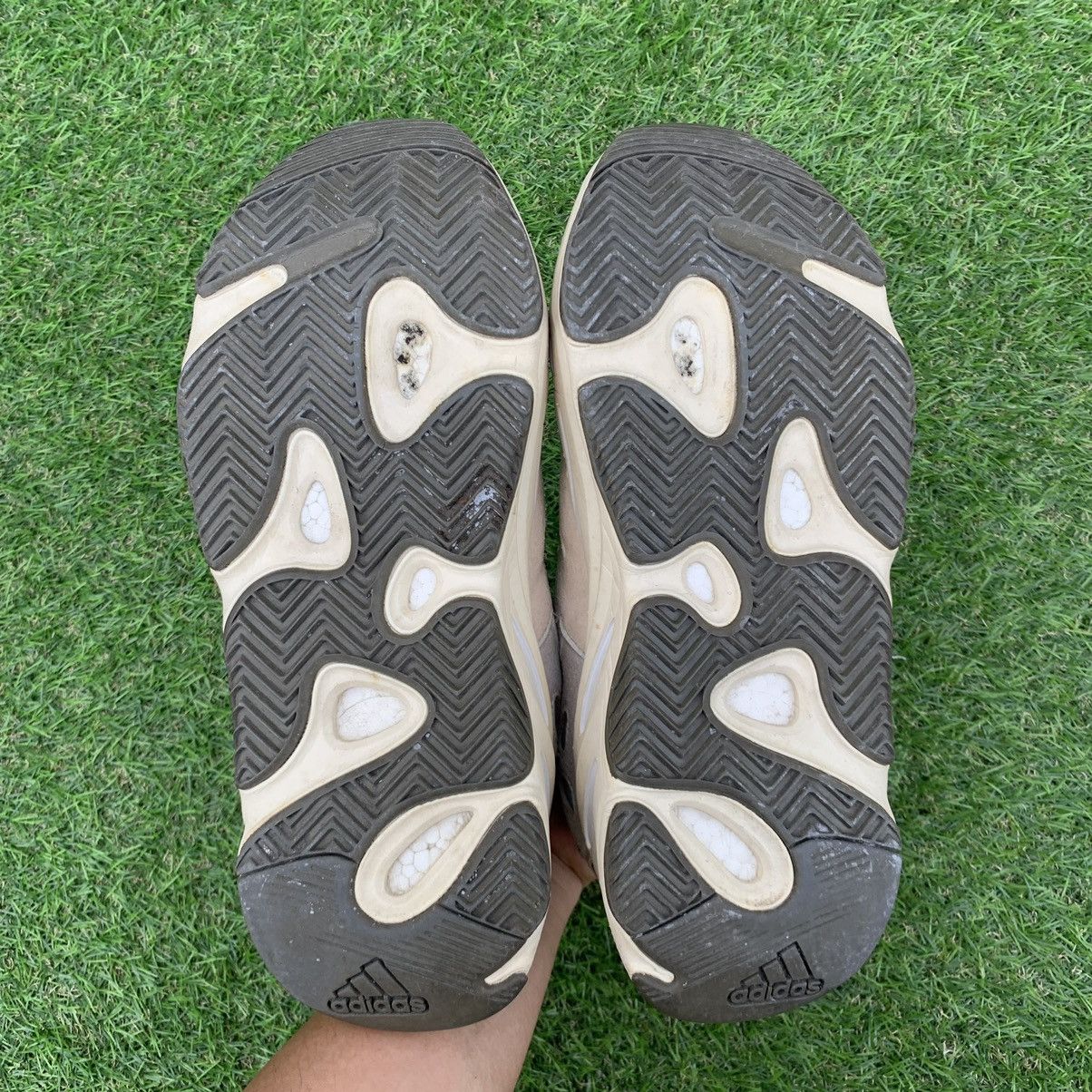 Adidas × Kanye West Yeezy Boost 700 Analog Size US 9.5 / EU 42-43 - 6 Thumbnail