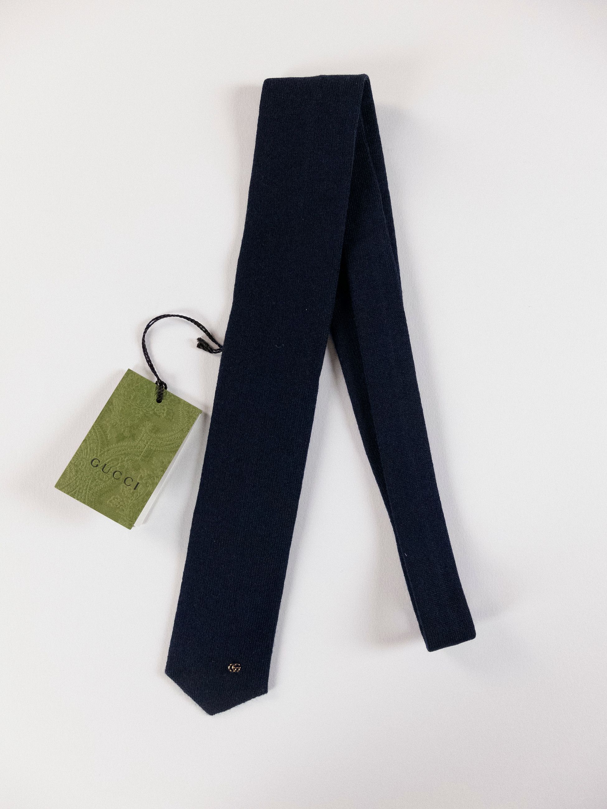 Gucci GUCCI solid navy blue skinny knit wool tie NWT authentic Size ONE SIZE - 1 Thumbnail