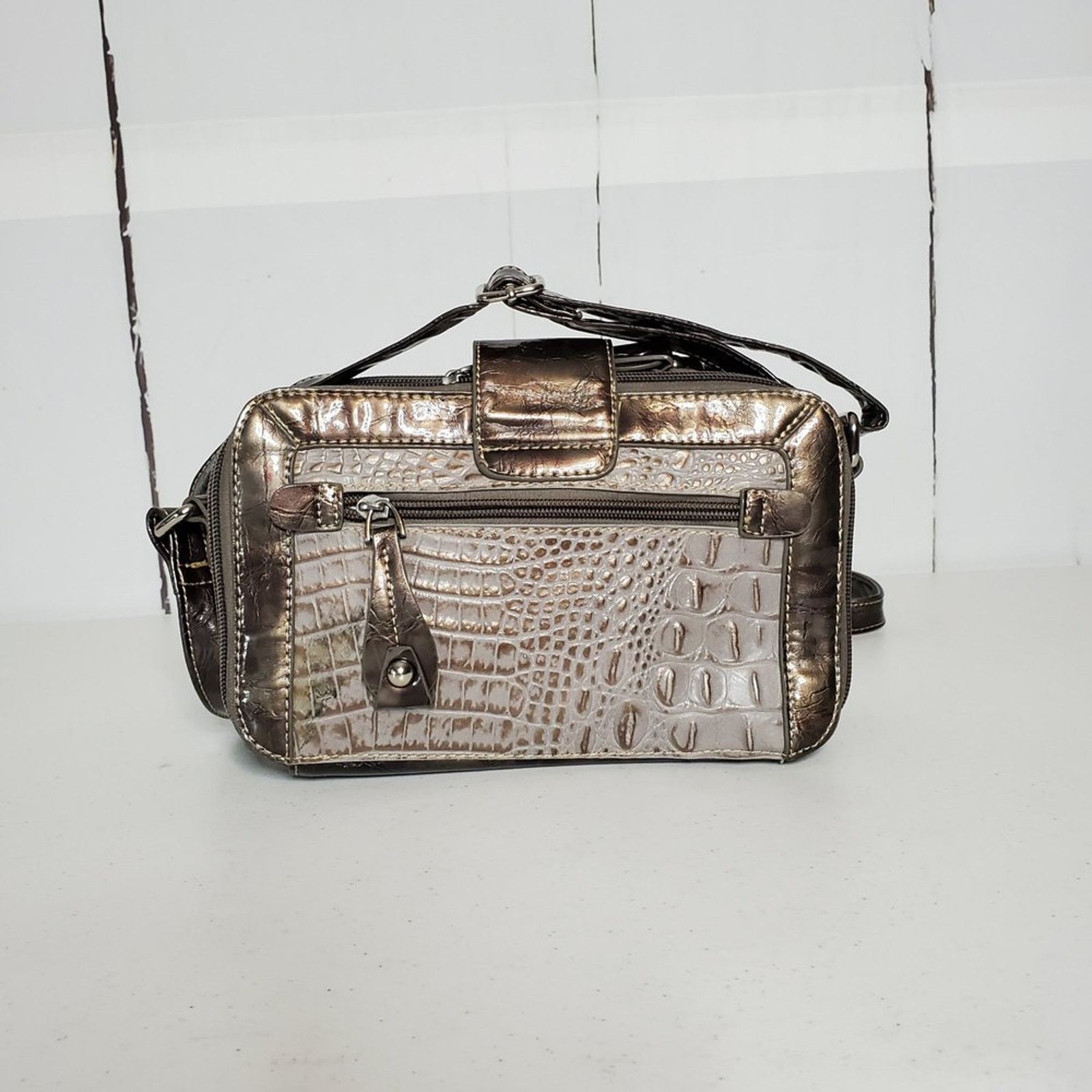Designer Marc Chantal Embossed Patent Leather Organizer Crossbody Bag Size ONE SIZE - 8 Thumbnail