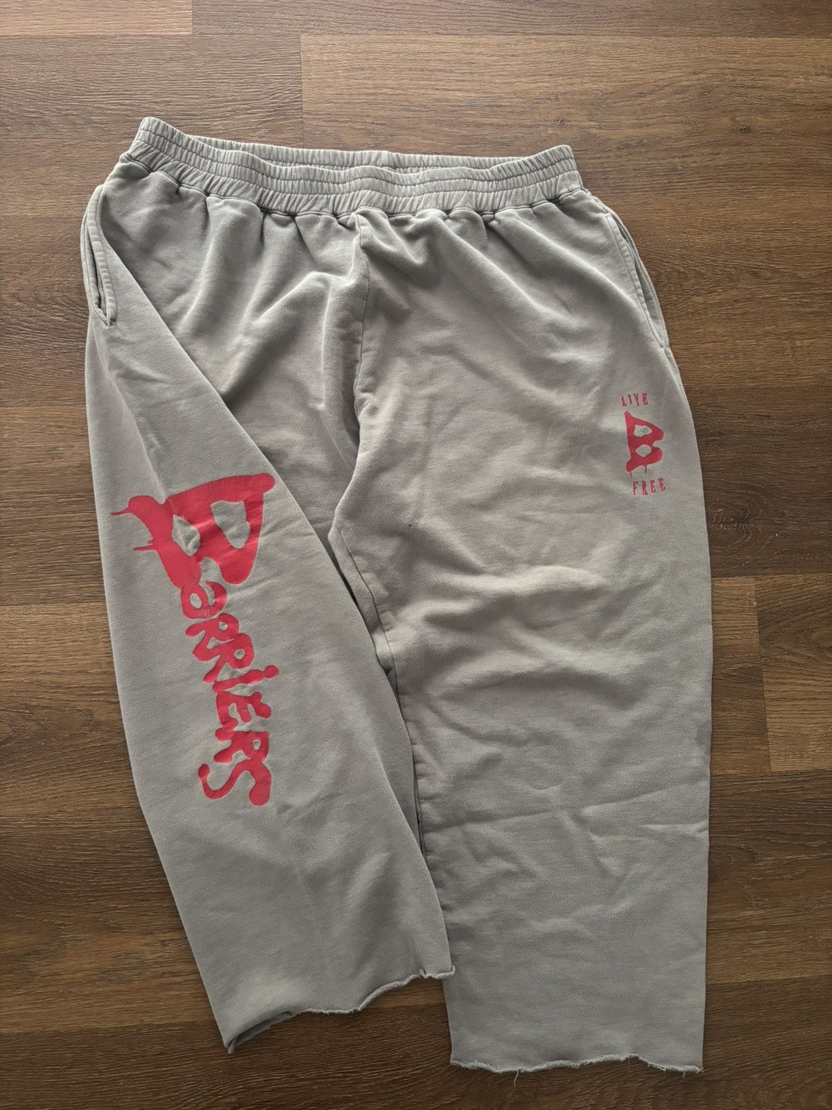 Barriers Barriers Black Rebellion Cropped Sweatpants Size US 34 / EU 50 - 1 Thumbnail