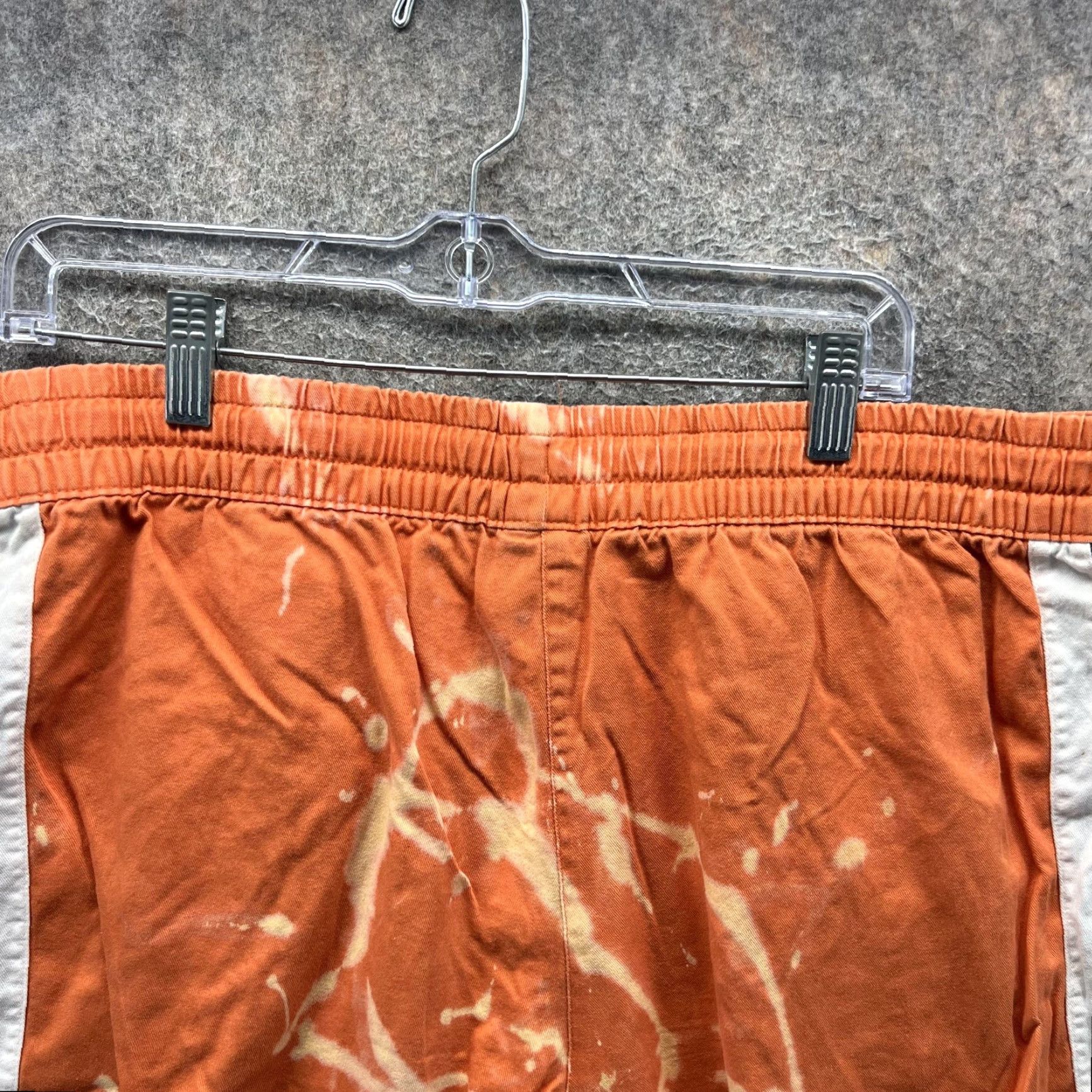 Nike Nike Sweat Shorts Mens Large Orange Colorblock 9 Inseam L 328820-839 Mens Shorts Nike Swoosh Summer Casual Gym & Training Size US 33 - 7 Thumbnail