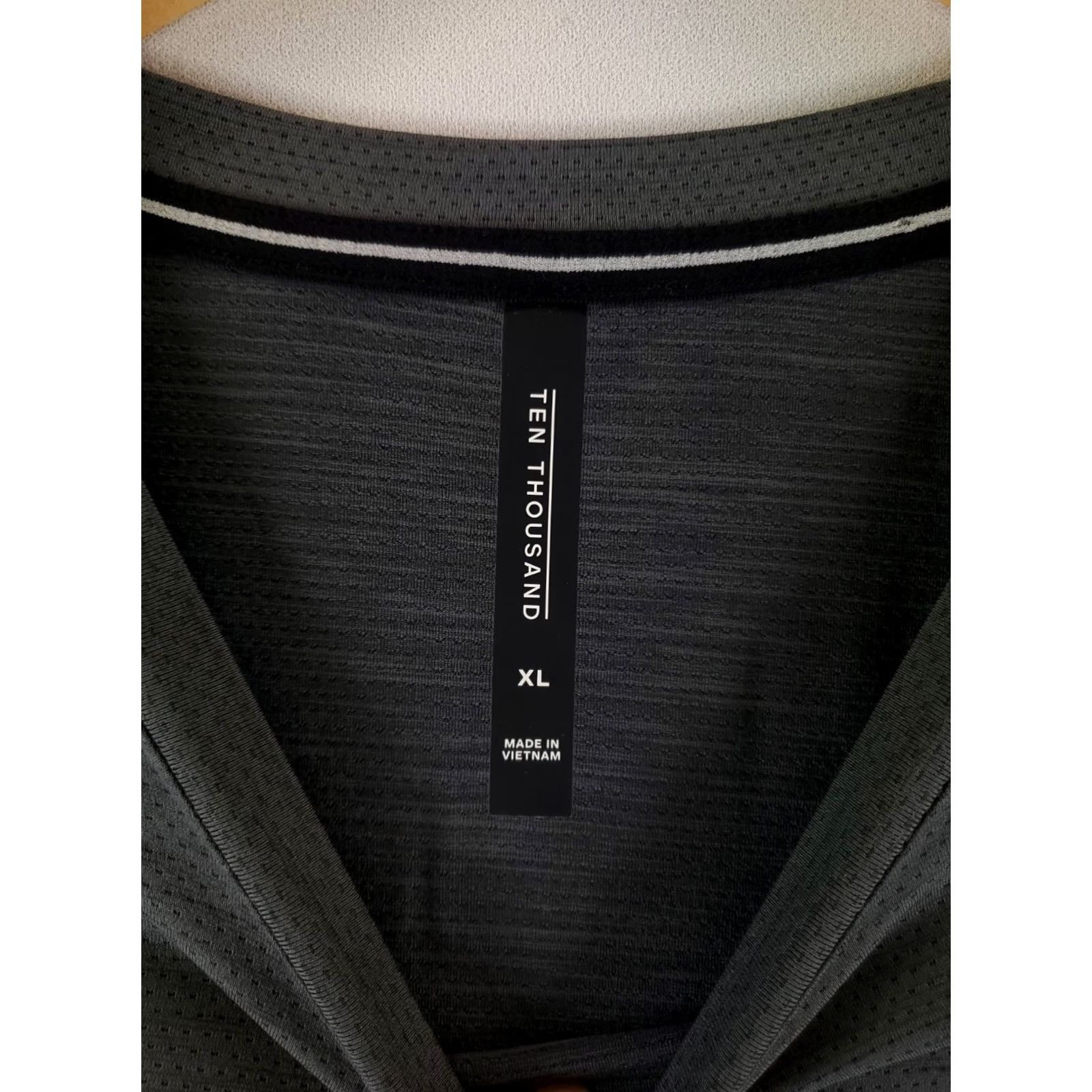 Ten Thousand Ten Thousand Shirt Athletic Pullover Performance Gray Shirt Sleeve Mens XL Size US XL / EU 56 / 4 - 2 Thumbnail