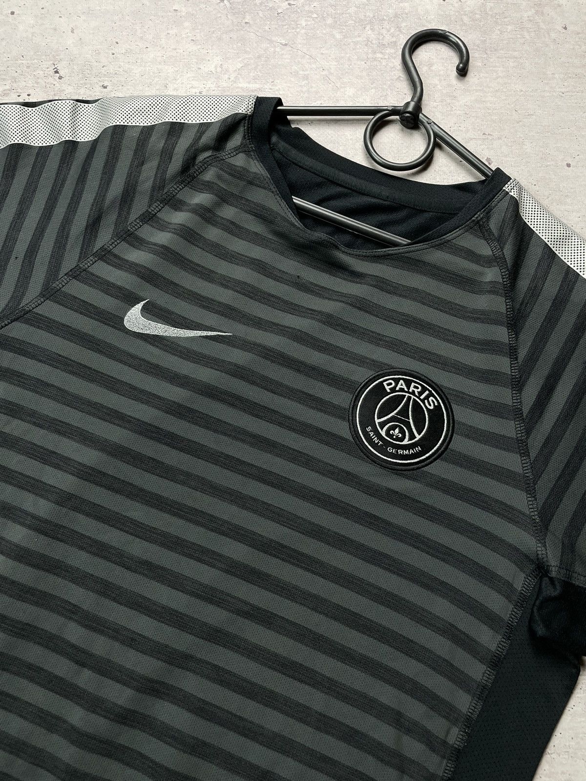 Nike × Vintage Vintage Nike PSG Soccer Jersey Size XS Size US XS / EU 42 / 0 - 4 Thumbnail
