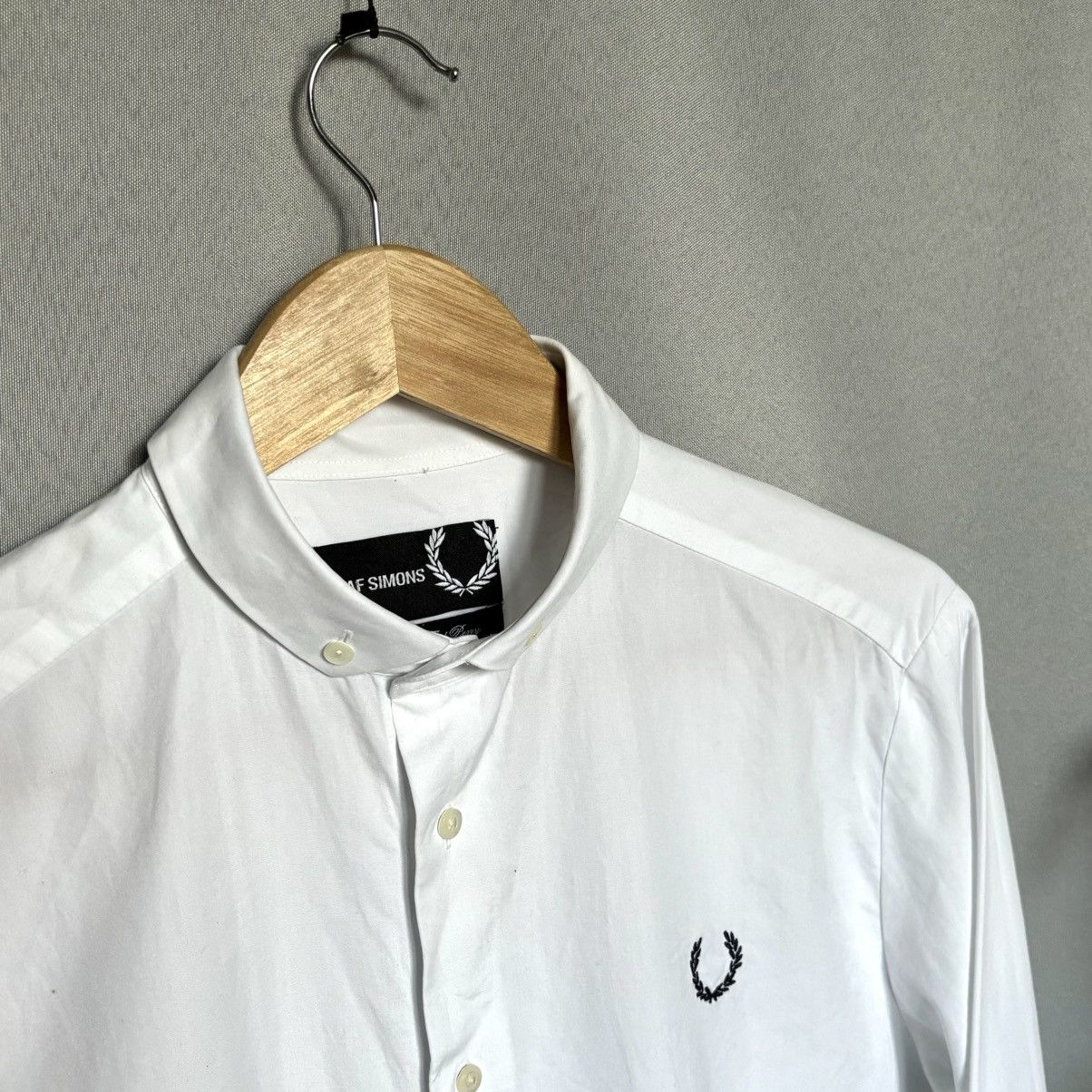 Fred Perry × Raf Simons Raf Simons Fred Perry shirt button up white medium luxury Size US M / EU 48-50 / 2 - 4 Thumbnail