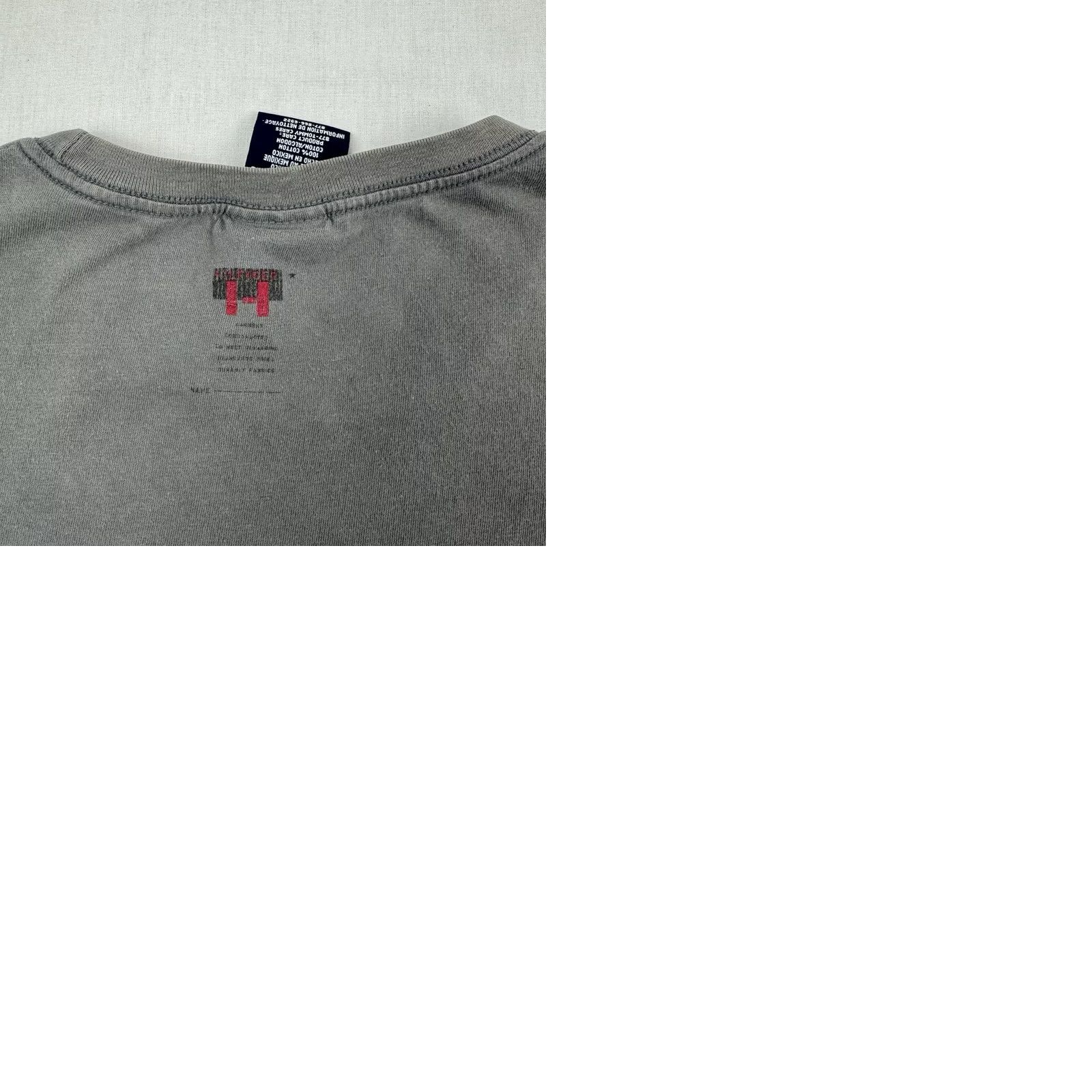 Tommy Hilfiger VINTAGE Tommy Hilfiger T Shirt Adult 2XL Gray Logo Short Sleeve Crew Neck Hipster 90s USA Y2K Size US XXL / EU 58 / 5 - 9 Thumbnail
