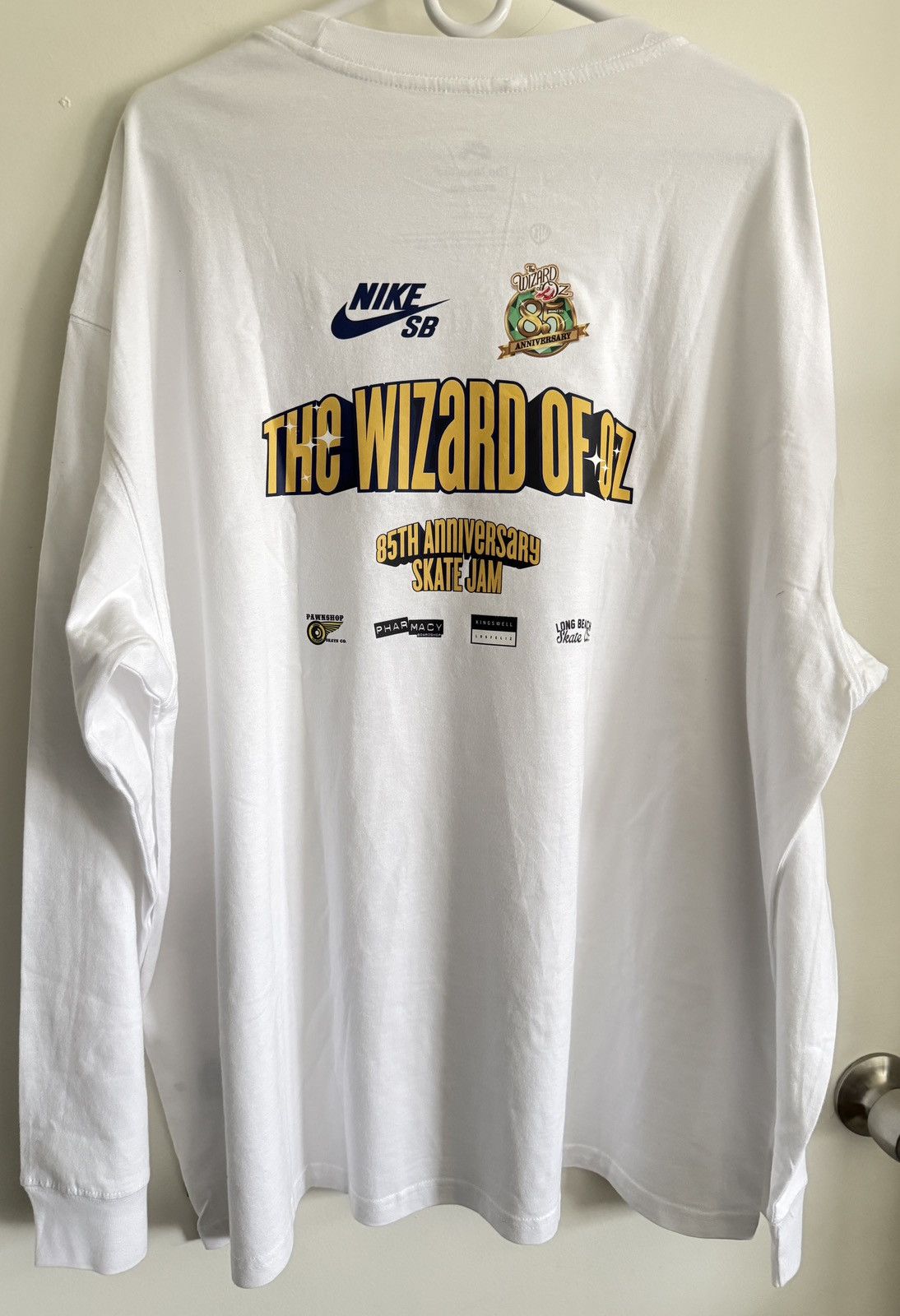Nike NEW Nike SB Wizard of Oz 85th Anniversary Skate Jam shirt Size US XXL / EU 58 / 5 - 3 Thumbnail