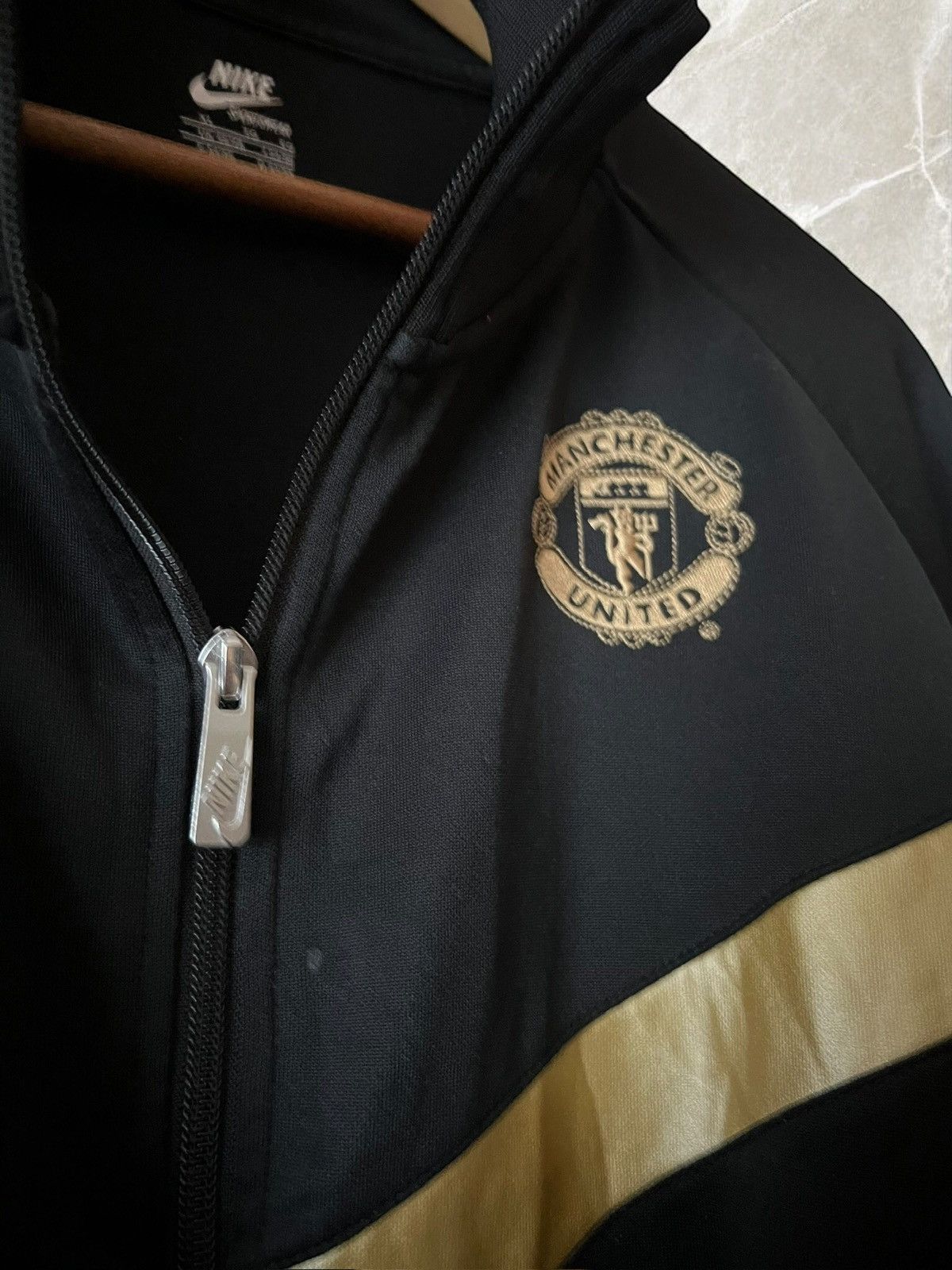 Nike Rare Nike MANCHESTER UNITED 2009 GOLDEN EUGENE Track Jacket Size US L / EU 52-54 / 3 - 8 Thumbnail