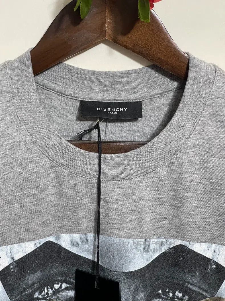 Givenchy Givenchy Short Sleeve T-Shirt Size S Size US S / EU 44-46 / 1 - 3 Thumbnail