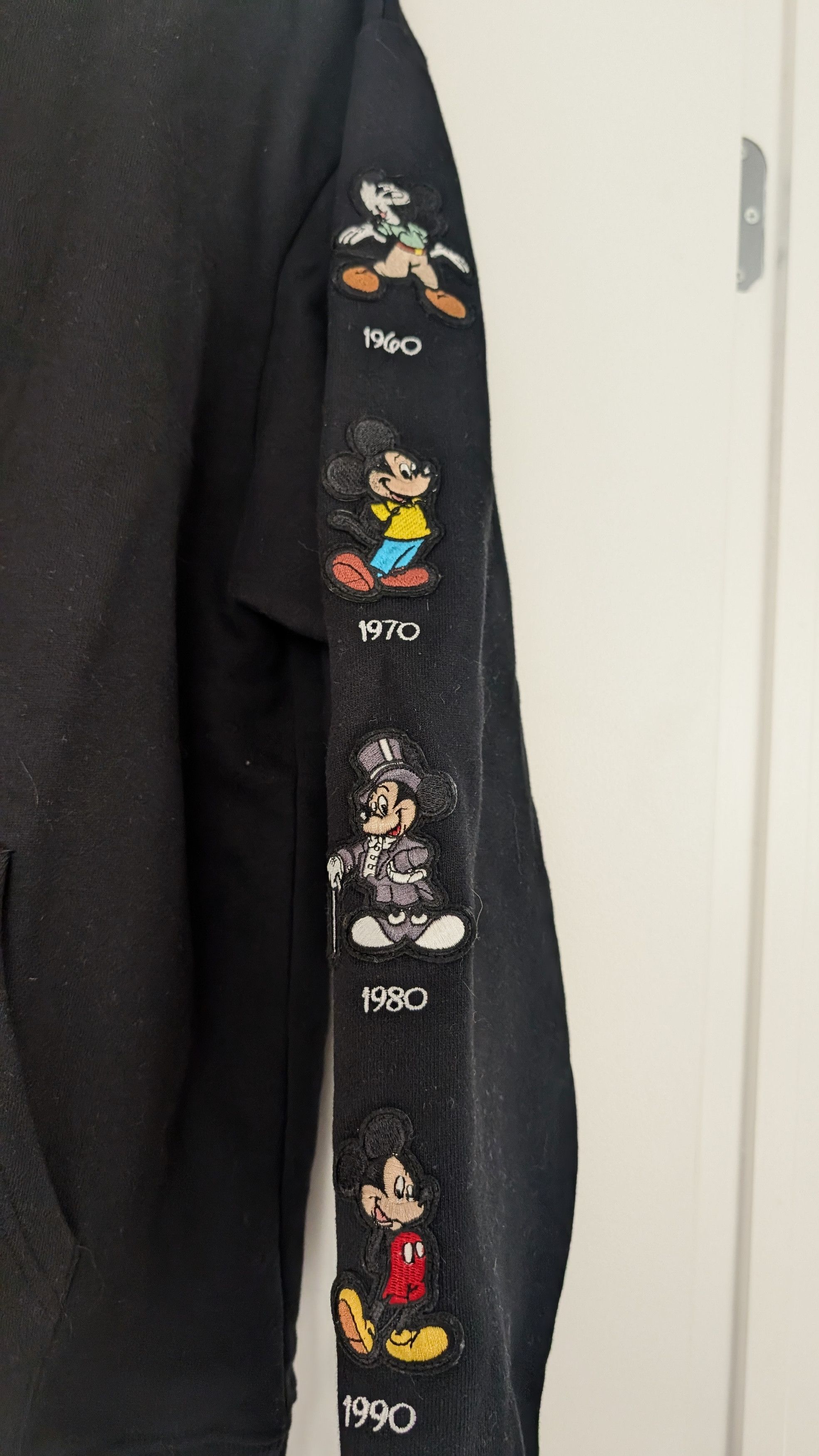 Disney × Kith Kith x Disney Mickey Sleeve Patches Hoodie - L - Black Size US L / EU 52-54 / 3 - 4 Thumbnail