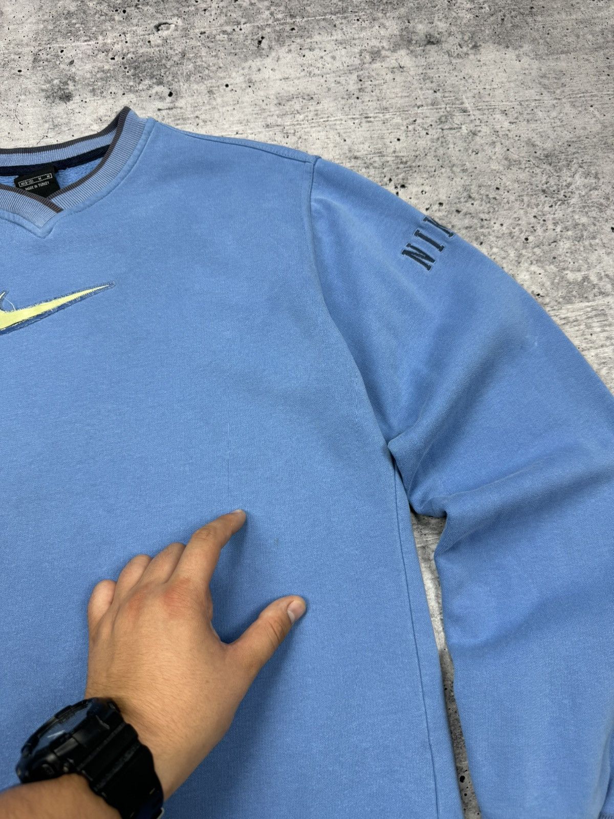 Nike × Vintage Vintage Nike Y2K Style 90's Big Central Logo Blue Sweatshirt Size M / US 6-8 / IT 42-44 - 5 Thumbnail