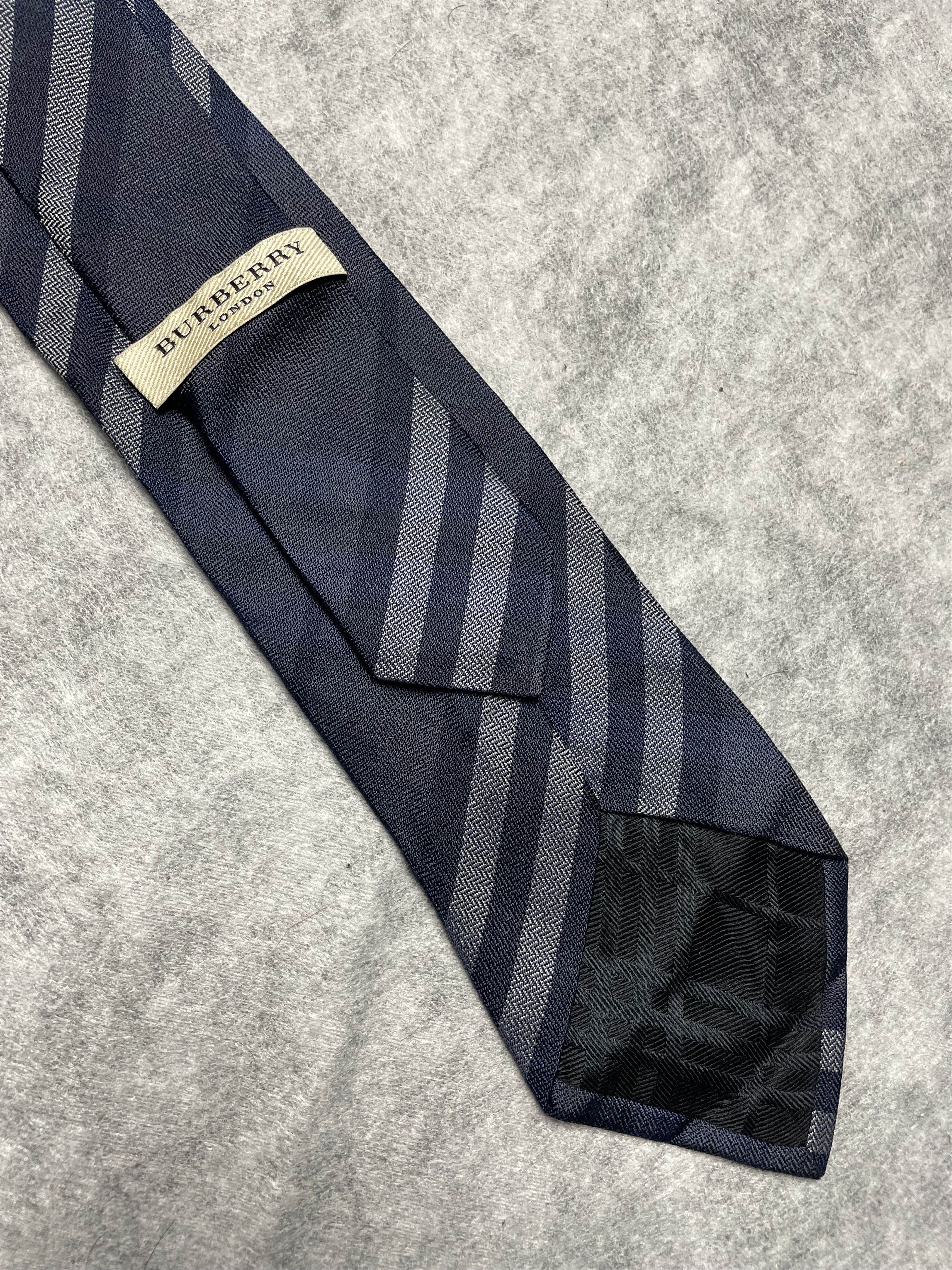 Burberry Burberry London Gray Blue Striped Plaid Silk Mens Tie Size ONE SIZE - 2 Thumbnail