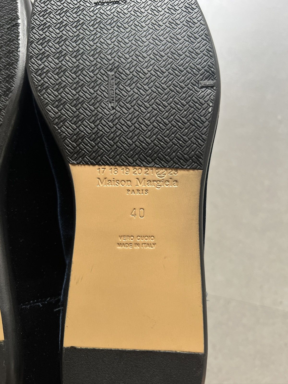 Maison Margiela BRAND NEW AW19 Maison Margiela Velvet Babouche Tabi Flats Size US 7.5 / EU 40-41 - 12 Thumbnail