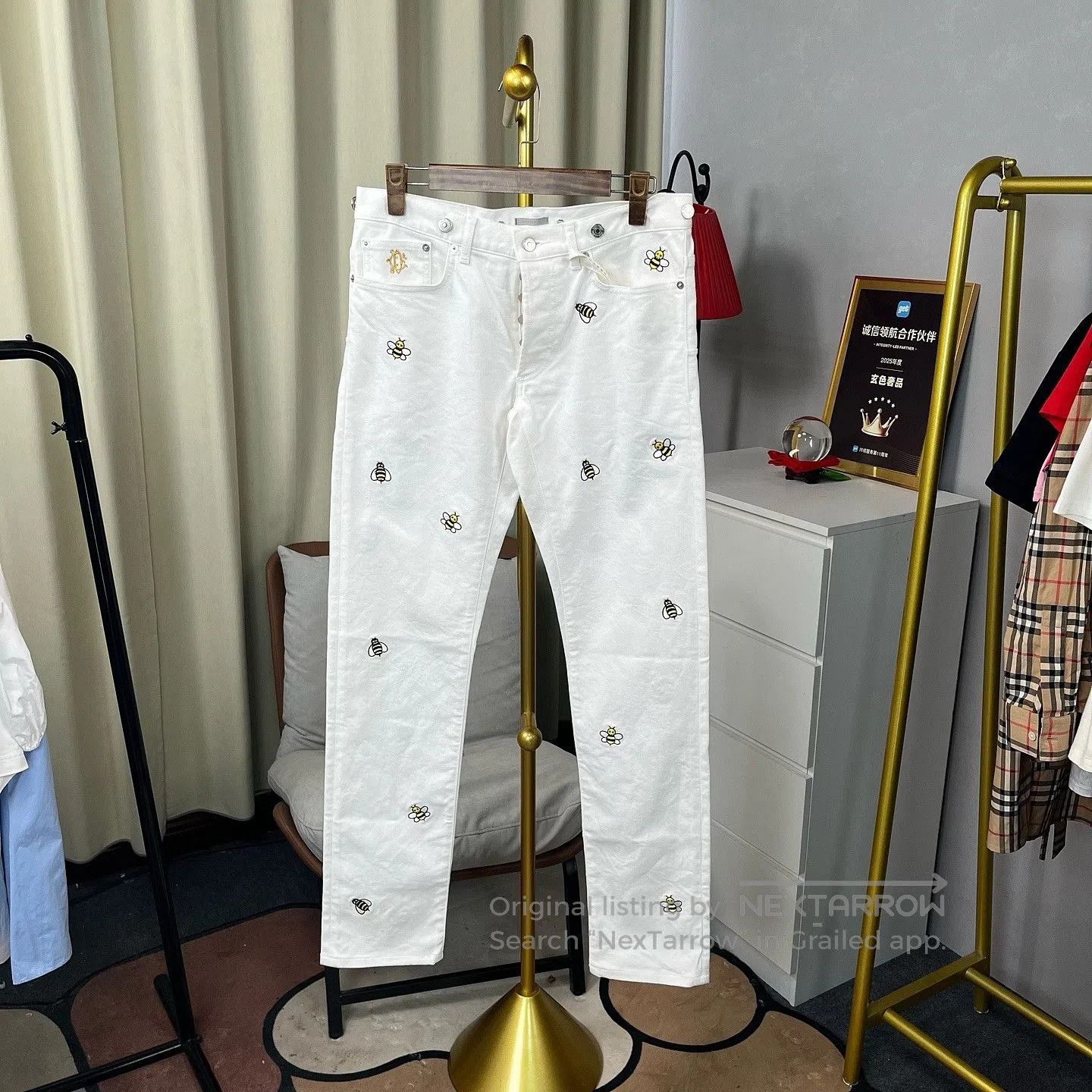 Dior Dior x KAWS Bee Embroidered Jeans Size 31. Size US 31 - 1 Thumbnail