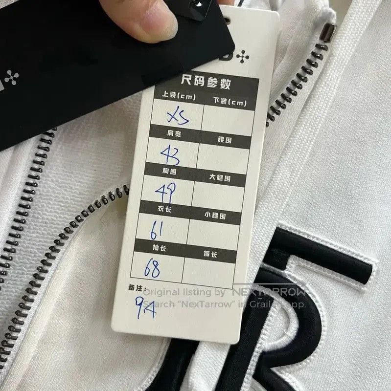 Burberry Burberry White Cotton Logo Hoodie for Women. Size XS / US 0-2 / IT 36-38 - 4 Thumbnail