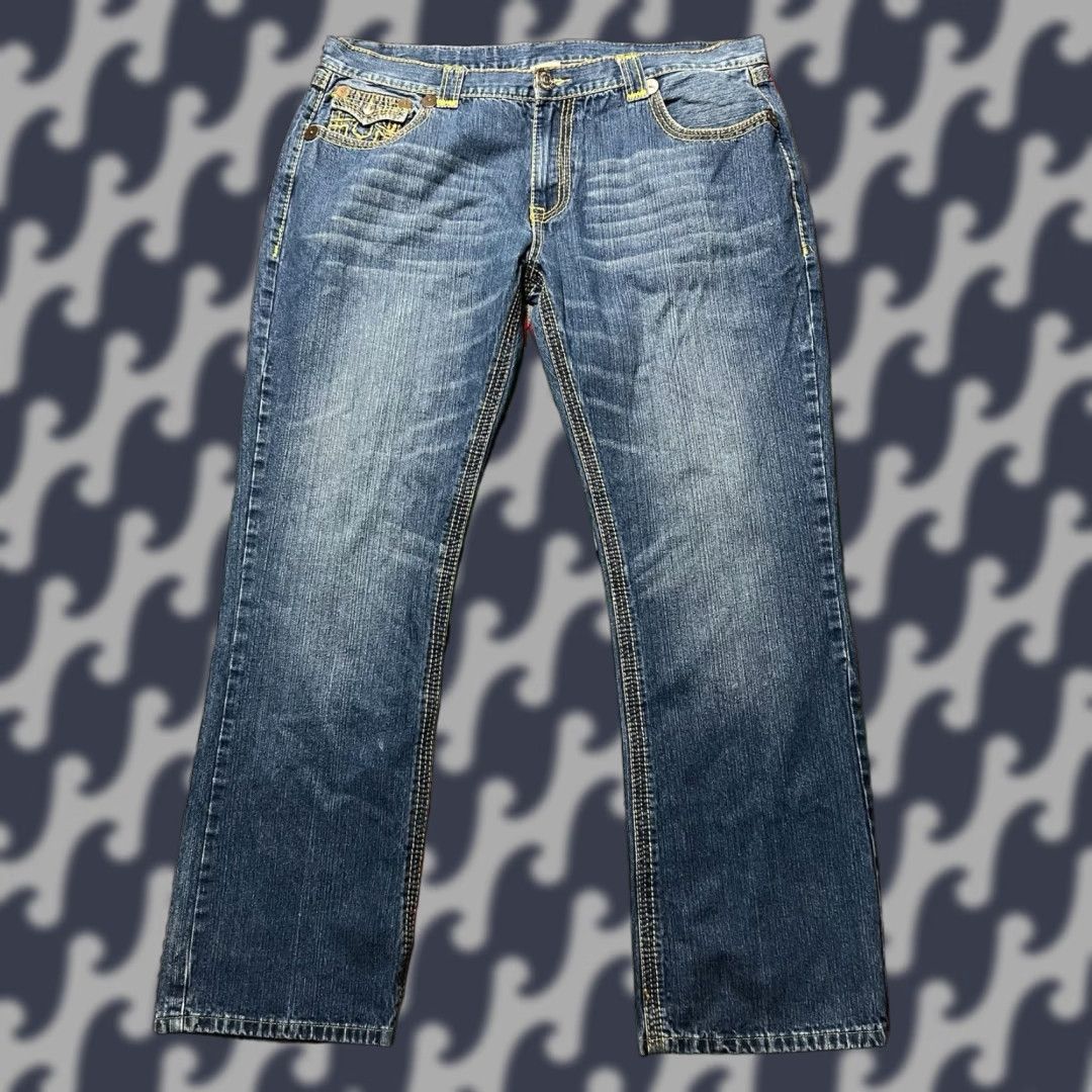 VINTAGE True Religion Bobby Jeans Blue Mens 42x34 Flap Pocket Yellow Stitch B5 Regular 5-Pocket Design Denim Cotton USA Logo Hip Hop World Tour