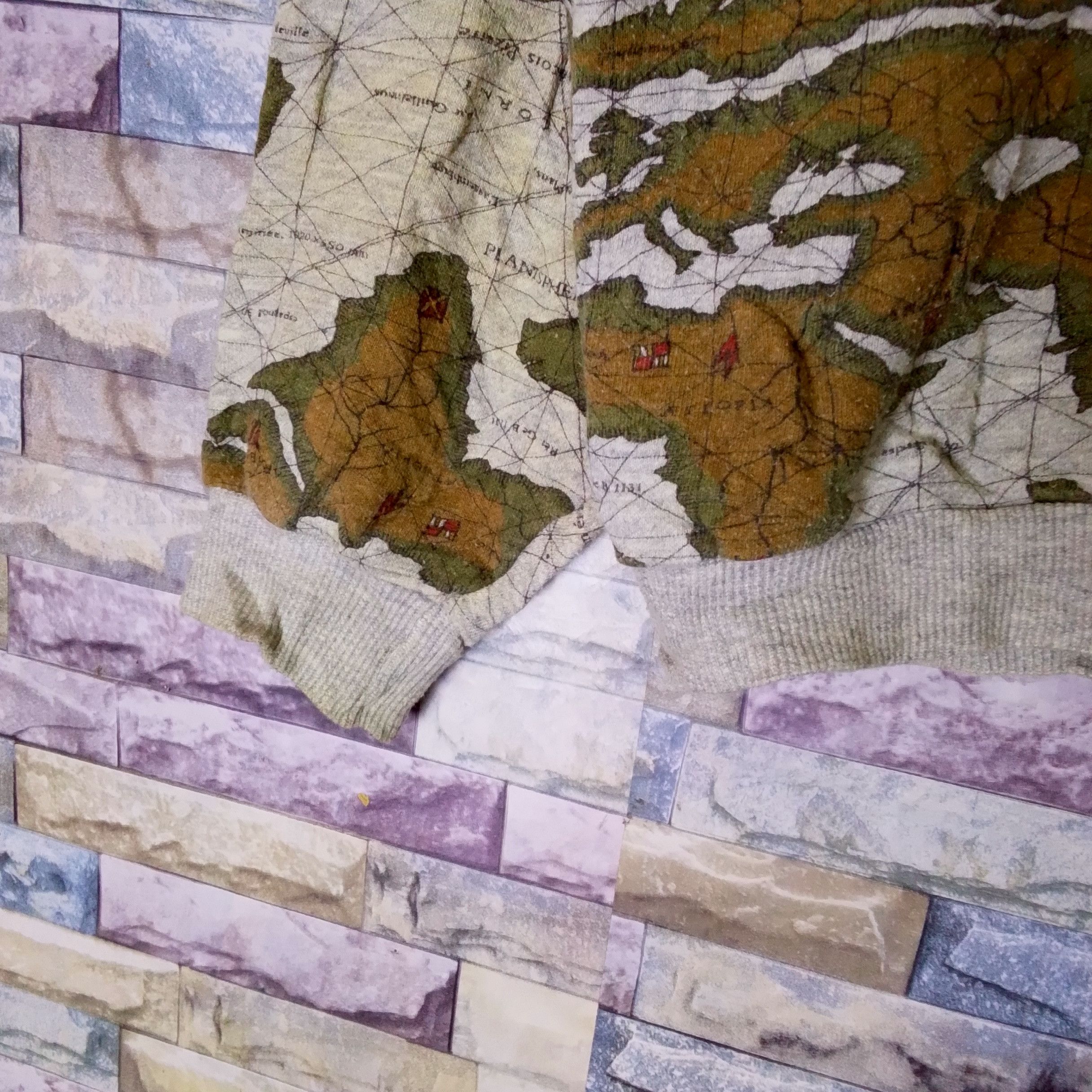 Vintage Vintage Map Boxy Sweatshirt Size US S / EU 44-46 / 1 - 8 Thumbnail