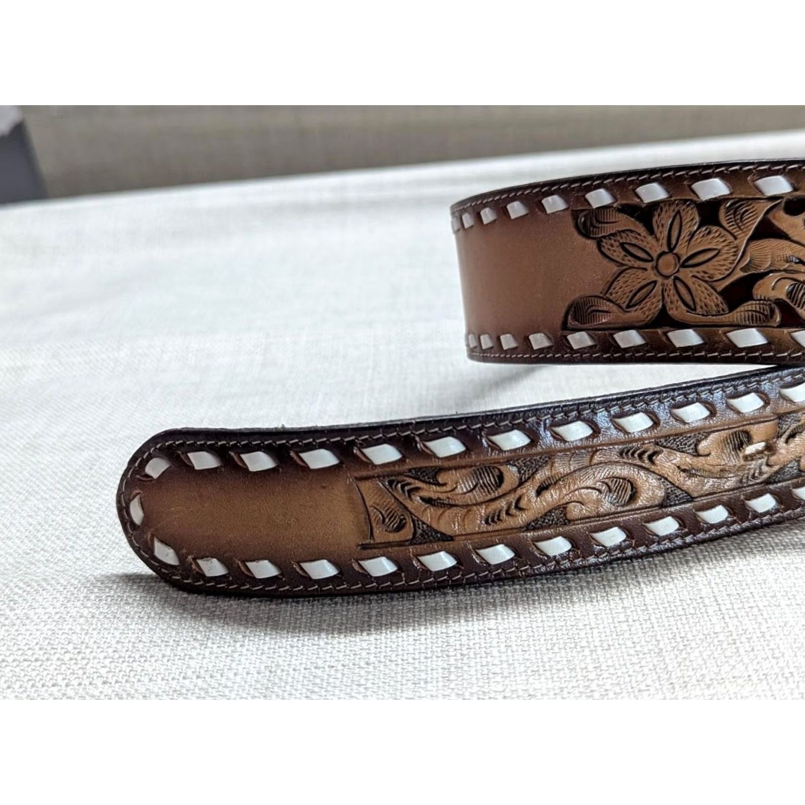 Tony Lama VINTAGE Tony Lama belt Leather WESTERN belt 28 Unisex Adults Brown Tooled Rodeo 1960s 1970s Mens Womens boys girls Size 28 - 2 Thumbnail