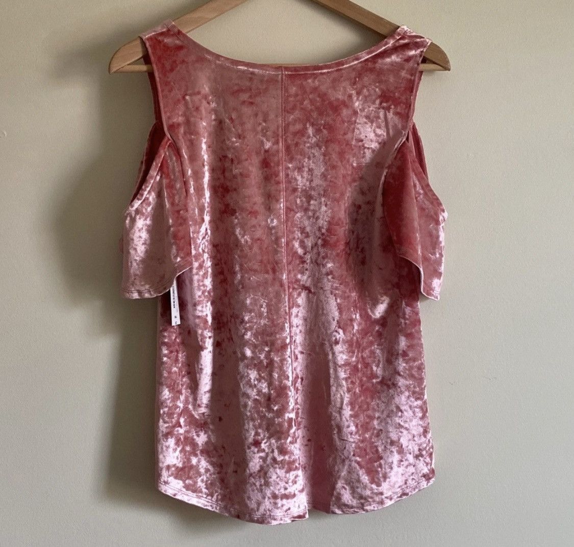 Other PINK BAROQUE VELVET ROSE COLD SHOULDER TOP Size S / US 4 / IT 40 - 5 Thumbnail