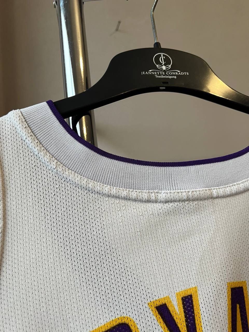 NBA VINTAGE LOS ANGELES LAKERS #8 BRYANT BASKETBALL JERSEY SZ L Size US L / EU 52-54 / 3 - 16 Thumbnail
