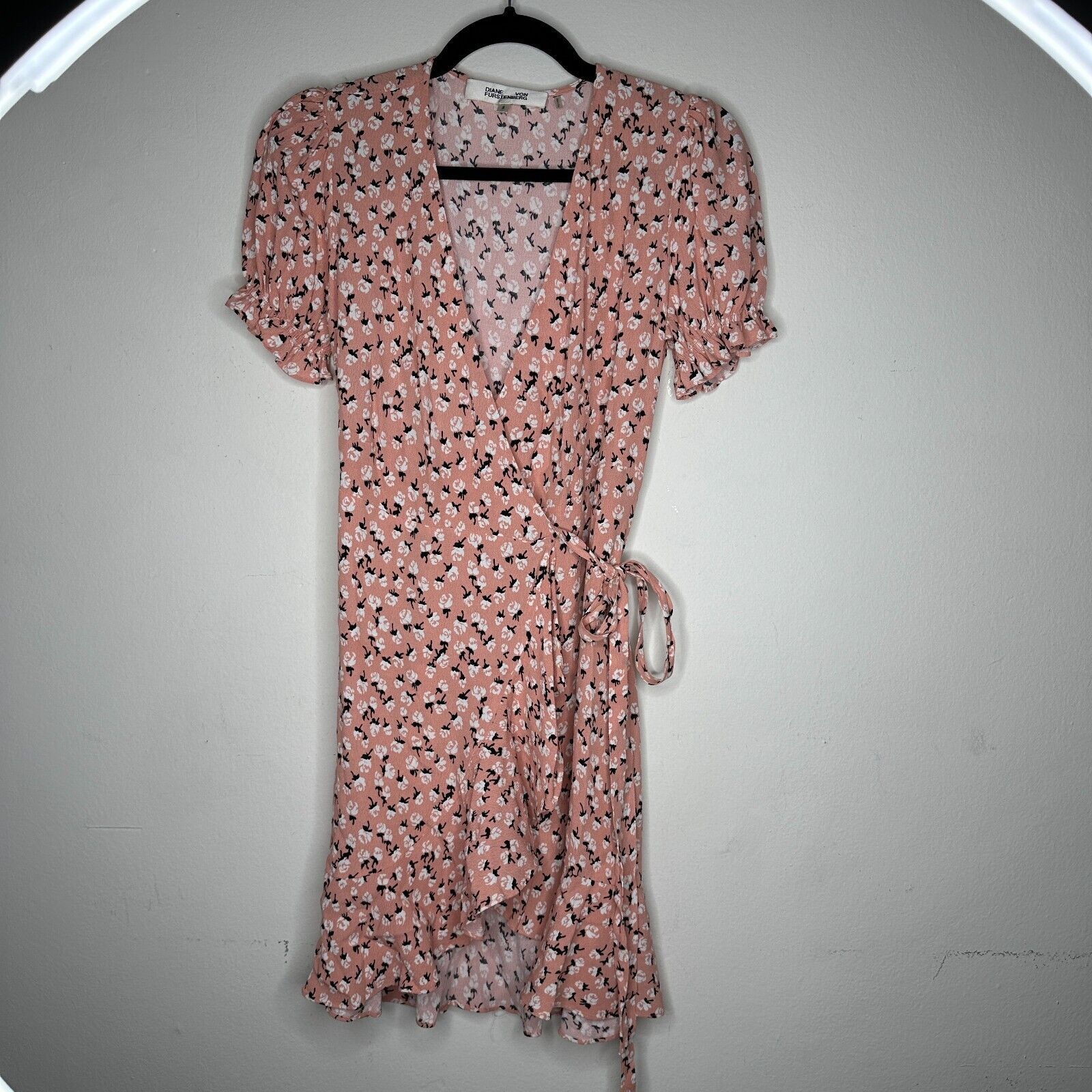 Diane von Furstenberg Diane Von Furstenberg Floral Ruffled Wrap Mini Puff Sleeve S Size S / US 4 / IT 40 - 2 Thumbnail