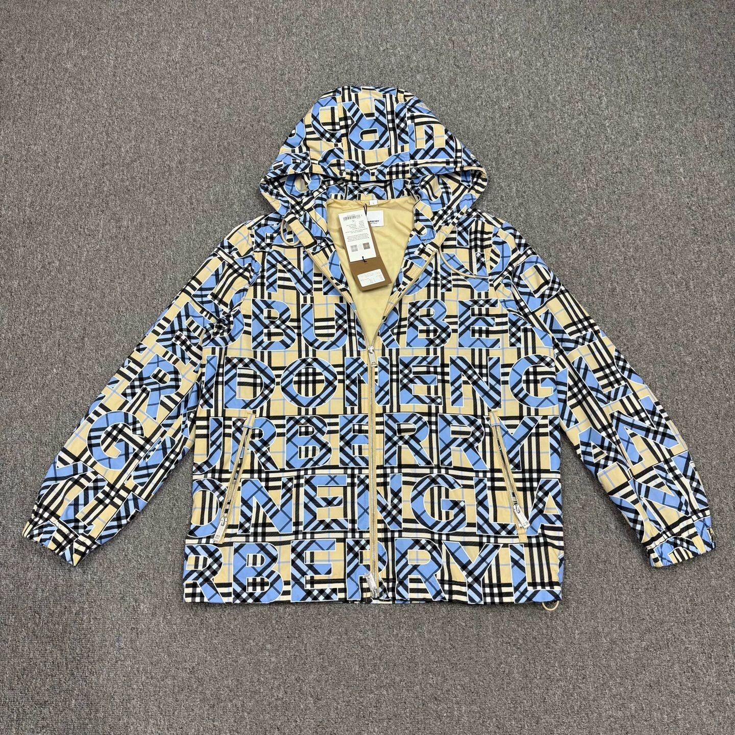 Burberry Burberry All Over Logo Hooded Jacket NWT L Size US L / EU 52-54 / 3 - 1 Thumbnail