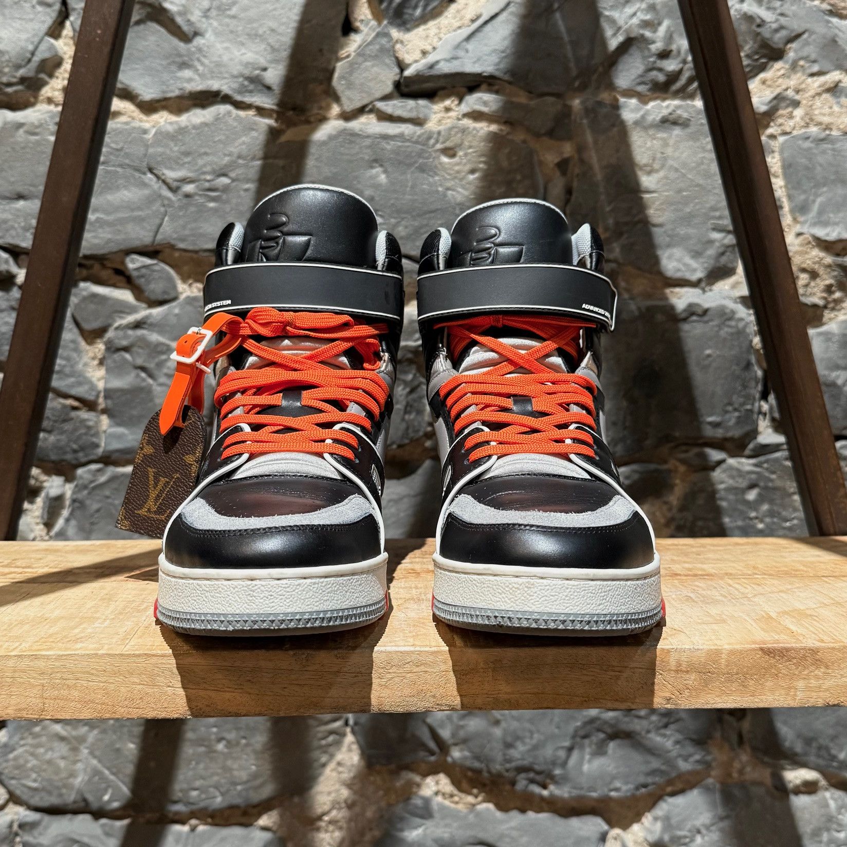 Louis Vuitton Louis Vuitton Black Grey LV Trainer 408 High-top Sneakers Size US 8.5 / EU 41-42 - 3 Thumbnail