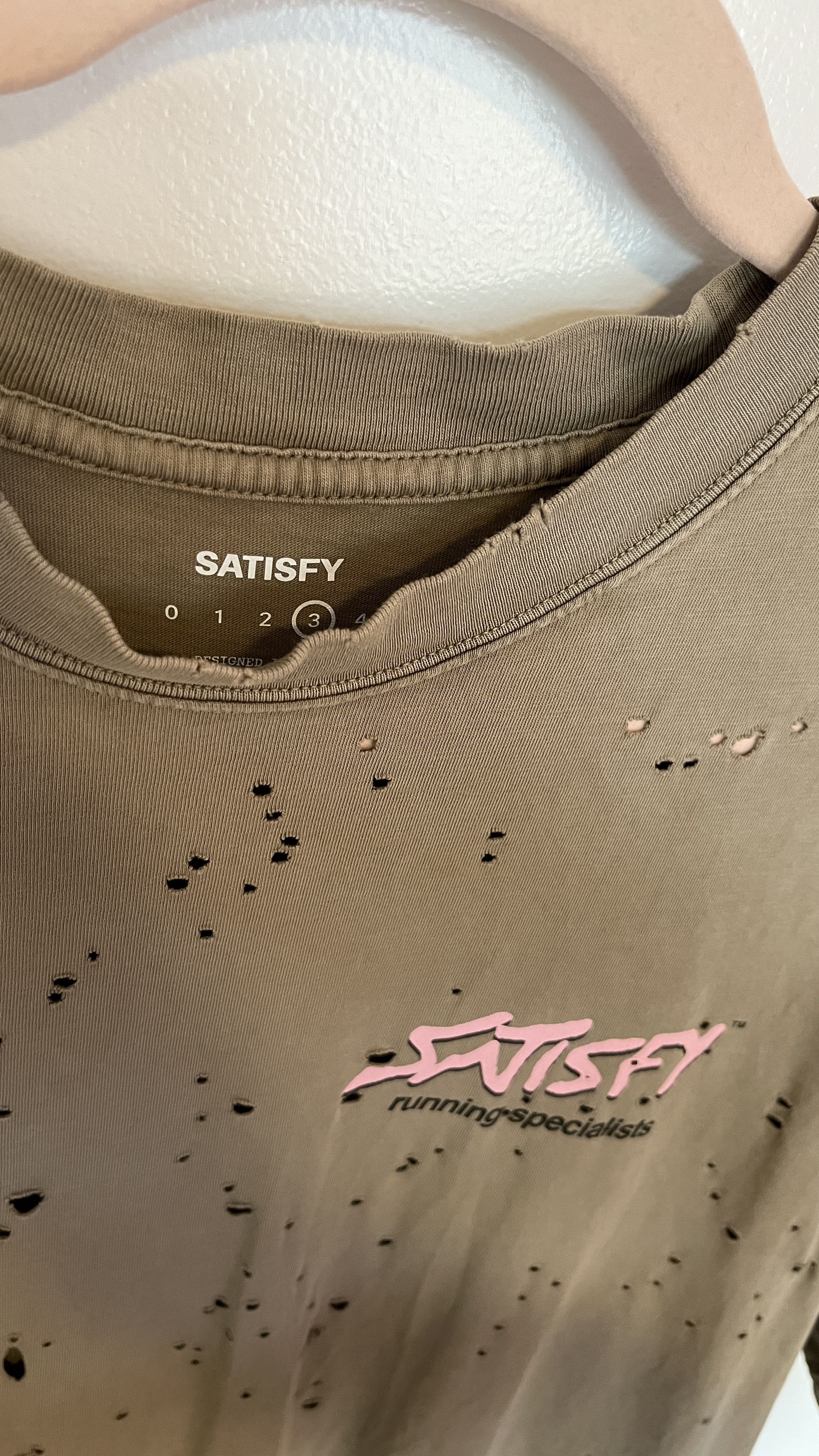 Satisfy Satisfy Running MothTech Specialists Logo Tee Large 🌊 Size US L / EU 52-54 / 3 - 4 Thumbnail