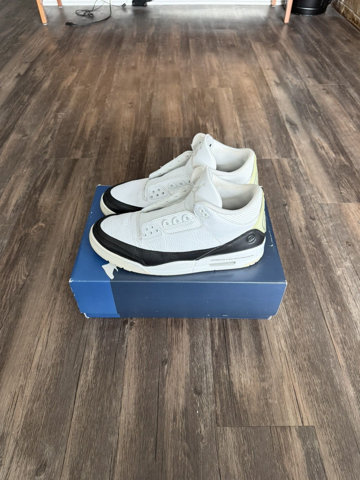 Fragment Design × Jordan Brand Jordan 3 Retro - Fragment Design Size US 11 / EU 44 - 4 Thumbnail