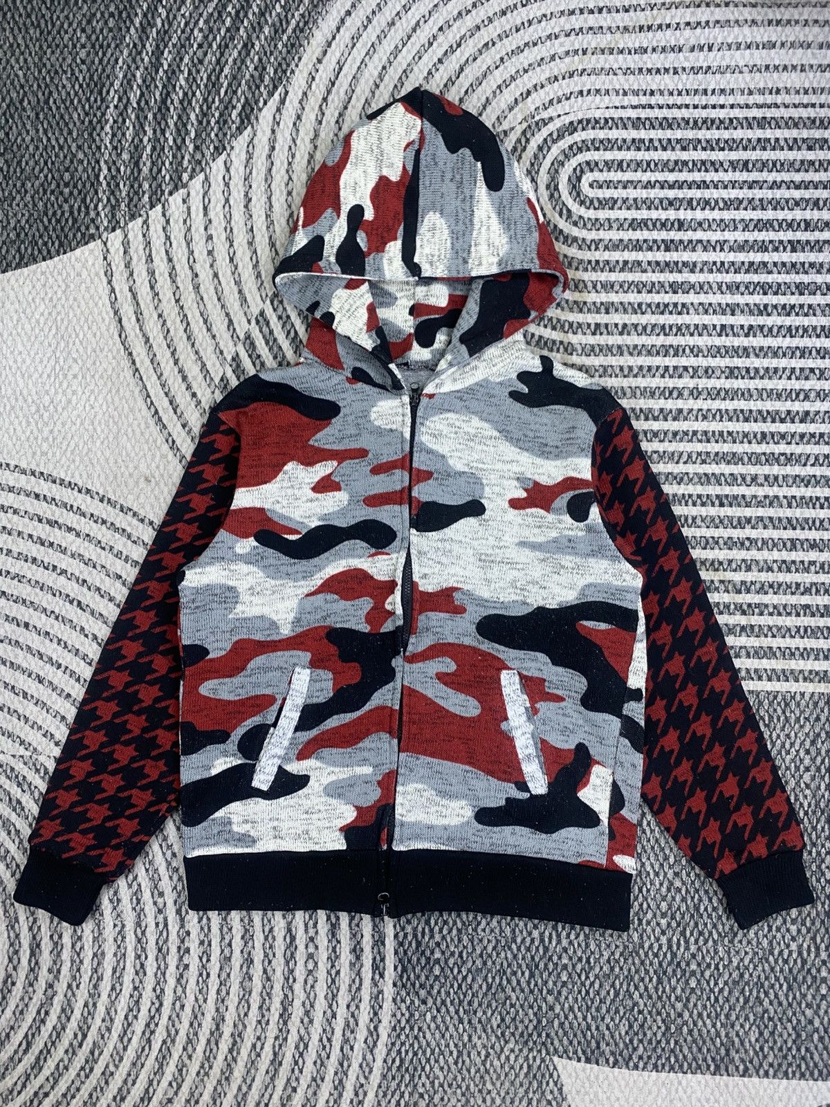 Japanese Brand Vintage Japanese Brand VIP Japan Only Bigbang Sweater Hooded Size US L / EU 52-54 / 3 - 1 Thumbnail